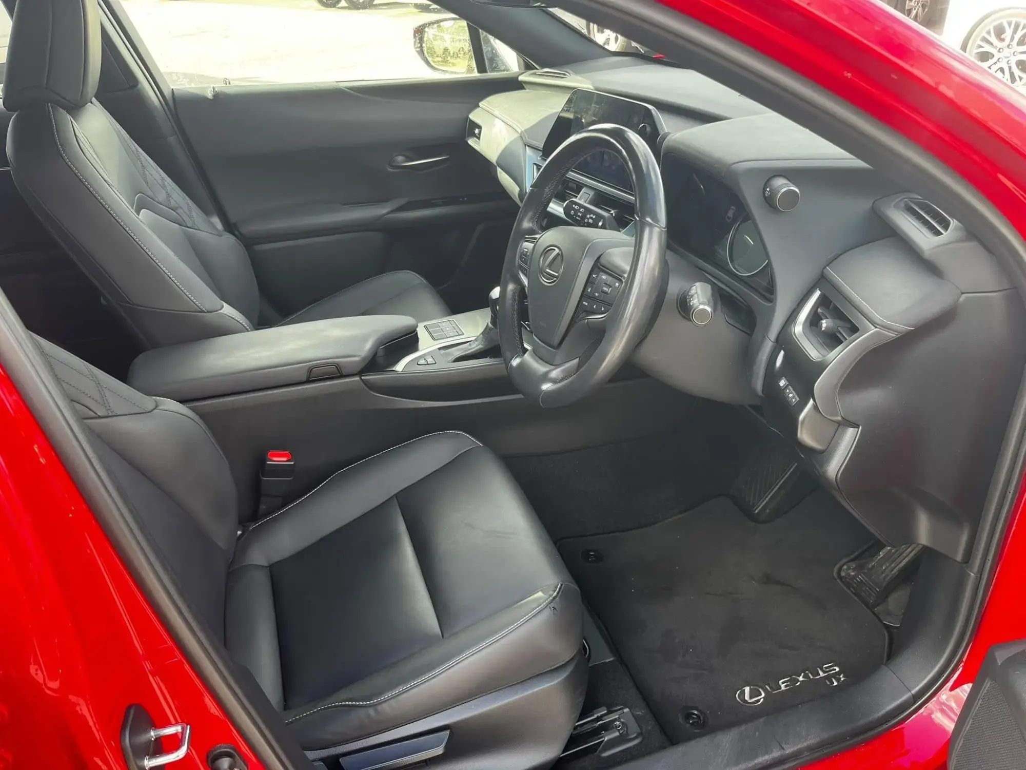Lexus UX Self-Charging Hybrid Image 12 Lexus UX Self-Charging Hybrid Image 12