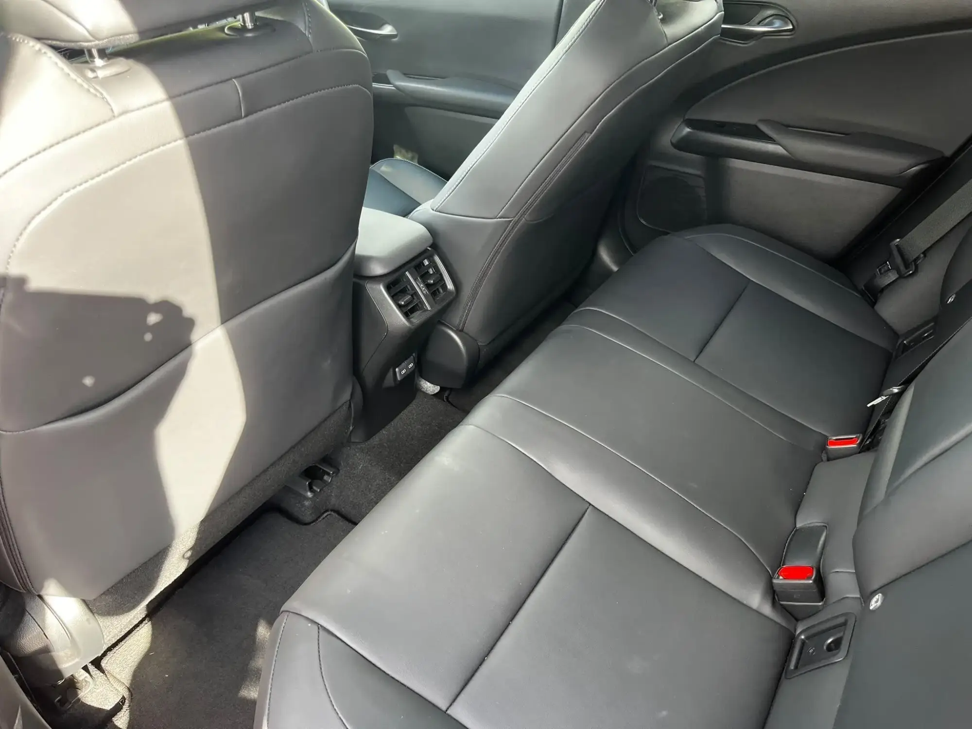 Lexus UX Self-Charging Hybrid Image 15 Lexus UX Self-Charging Hybrid Image 15