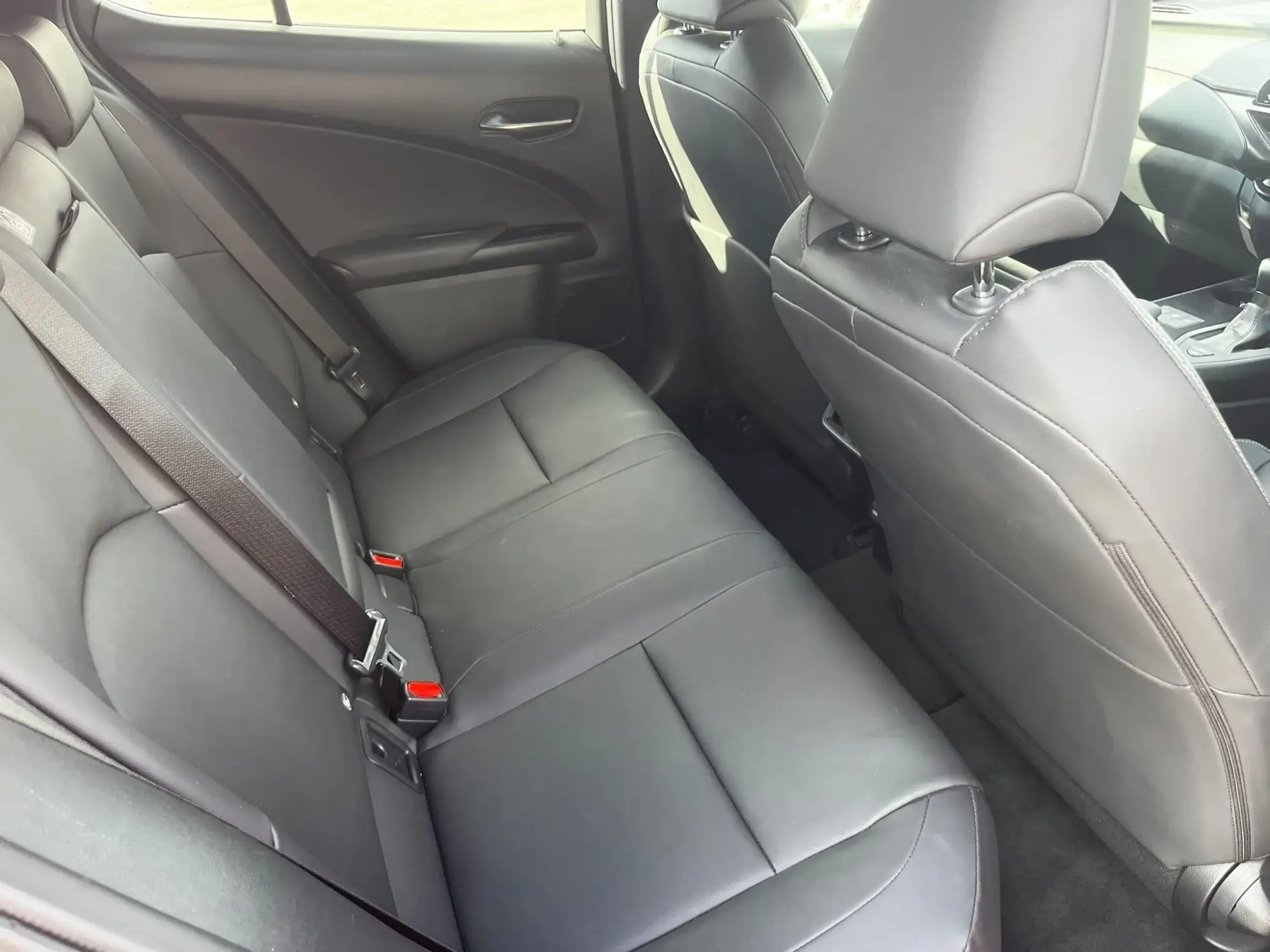 Lexus UX Self-Charging Hybrid Image 16 Lexus UX Self-Charging Hybrid Image 16