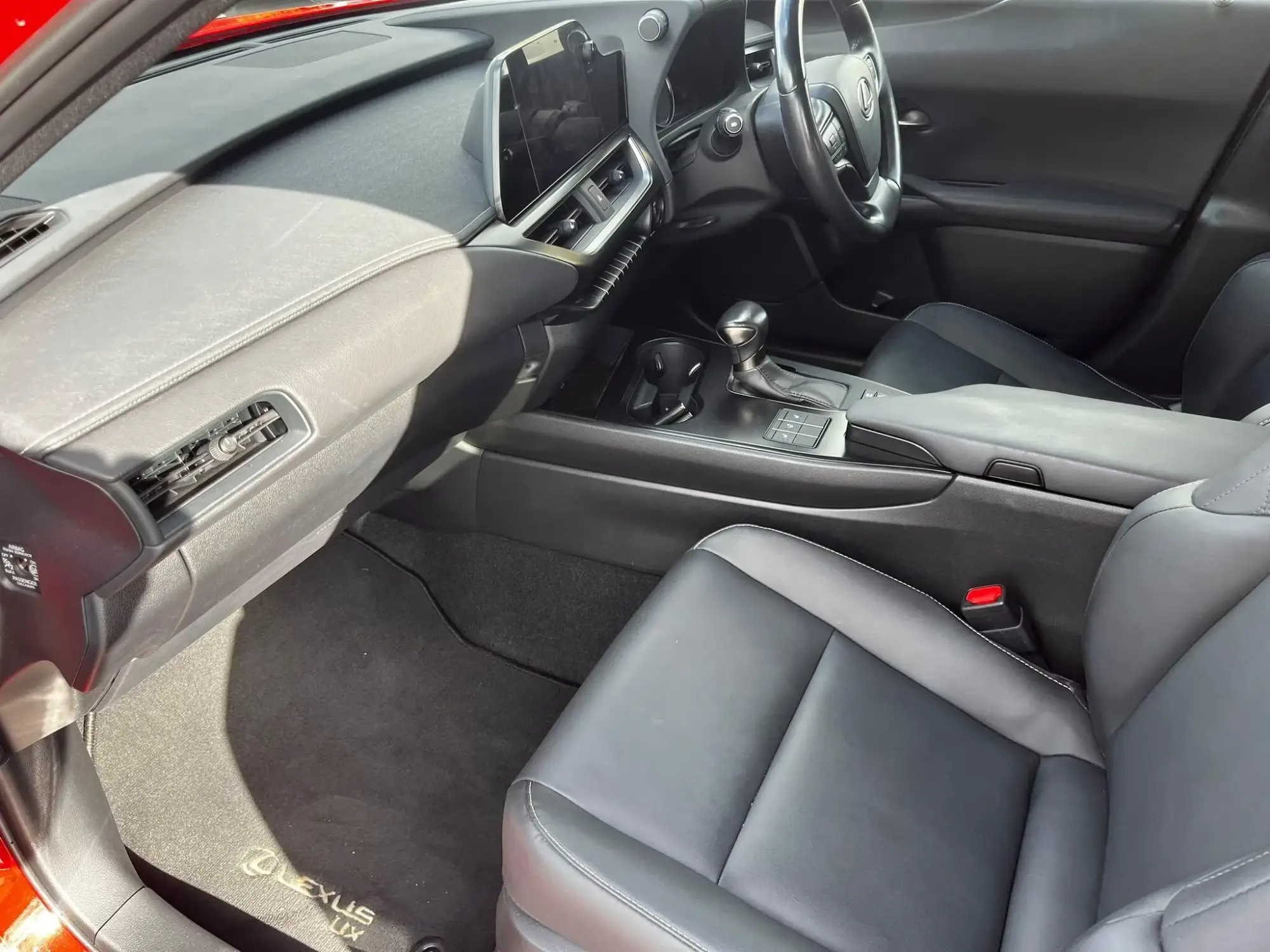 Lexus UX Self-Charging Hybrid Image 26 Lexus UX Self-Charging Hybrid Image 26