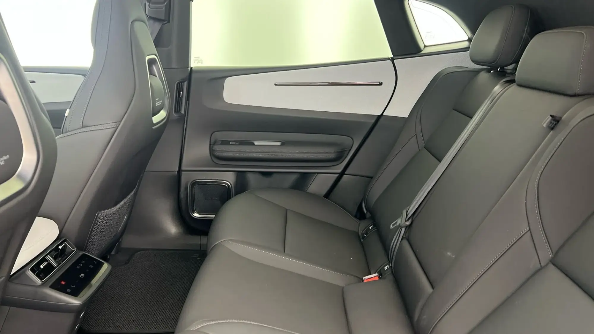 Polestar 4 Coupe Image 22