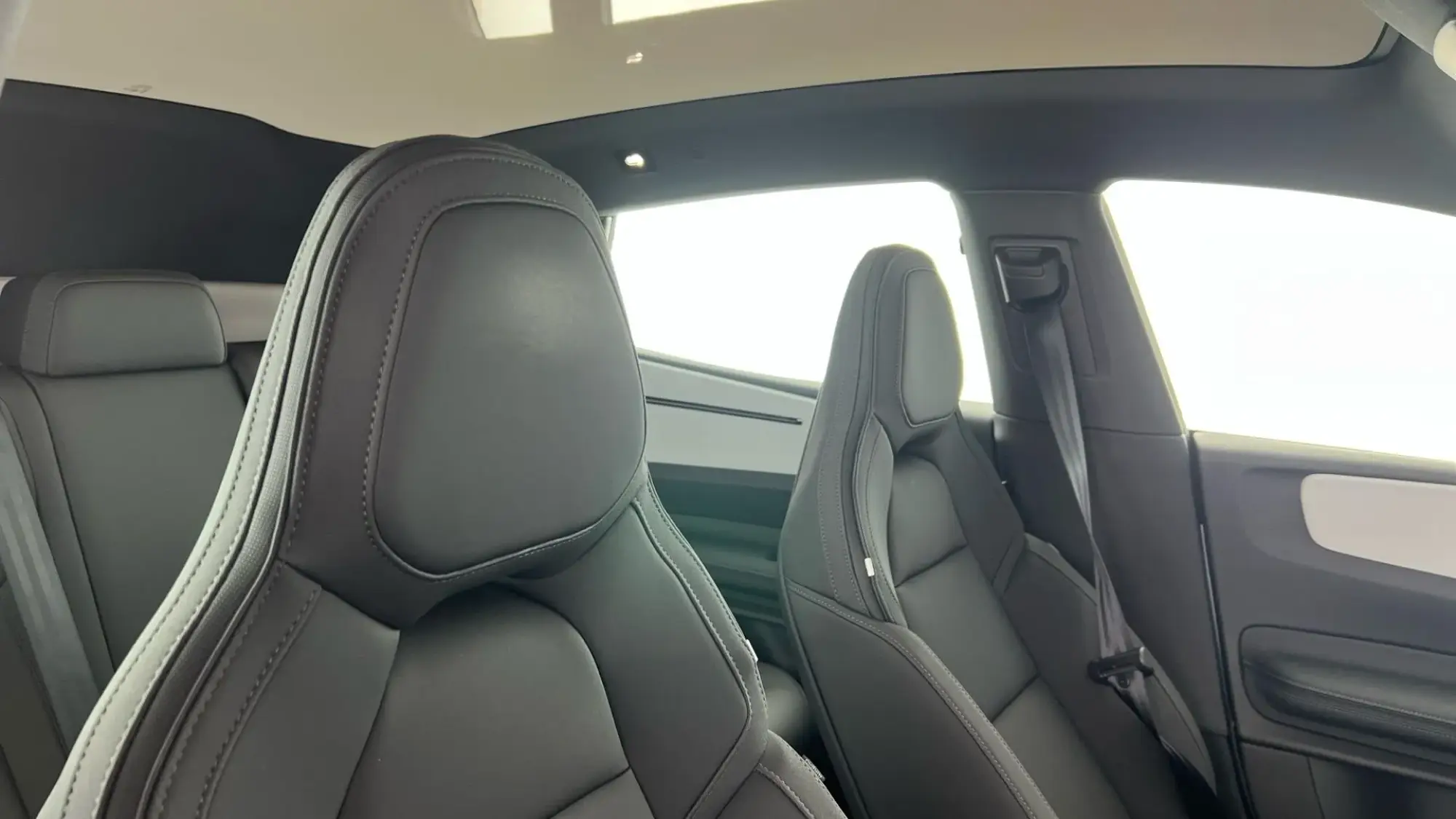 Polestar 4 SUV Image 39