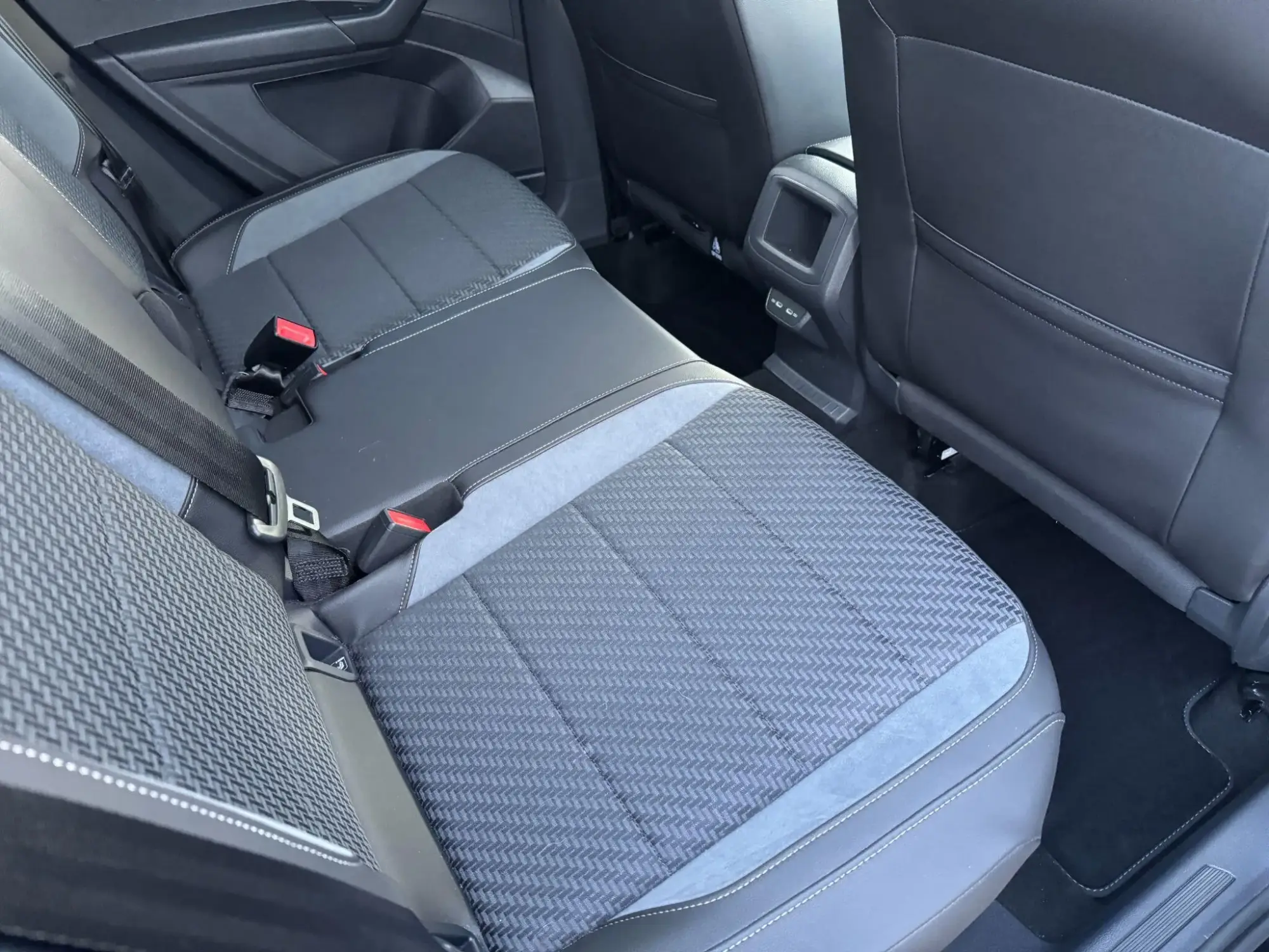 Volkswagen T-Cross Image 12