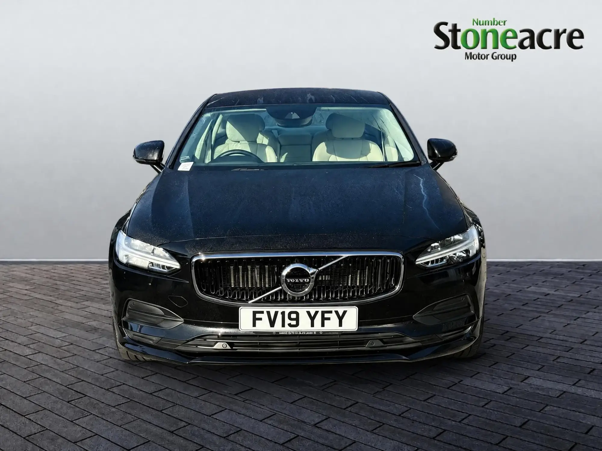 Volvo S90 2.0 T4 Momentum Plus 4dr Geartronic FV19YFY Image 2 Volvo S90 2.0 T4 Momentum Plus 4dr Geartronic FV19YFY Image 2
