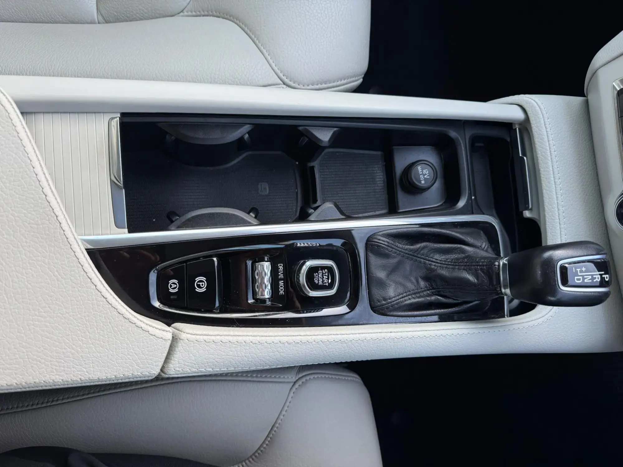 Volvo S90 Image 14