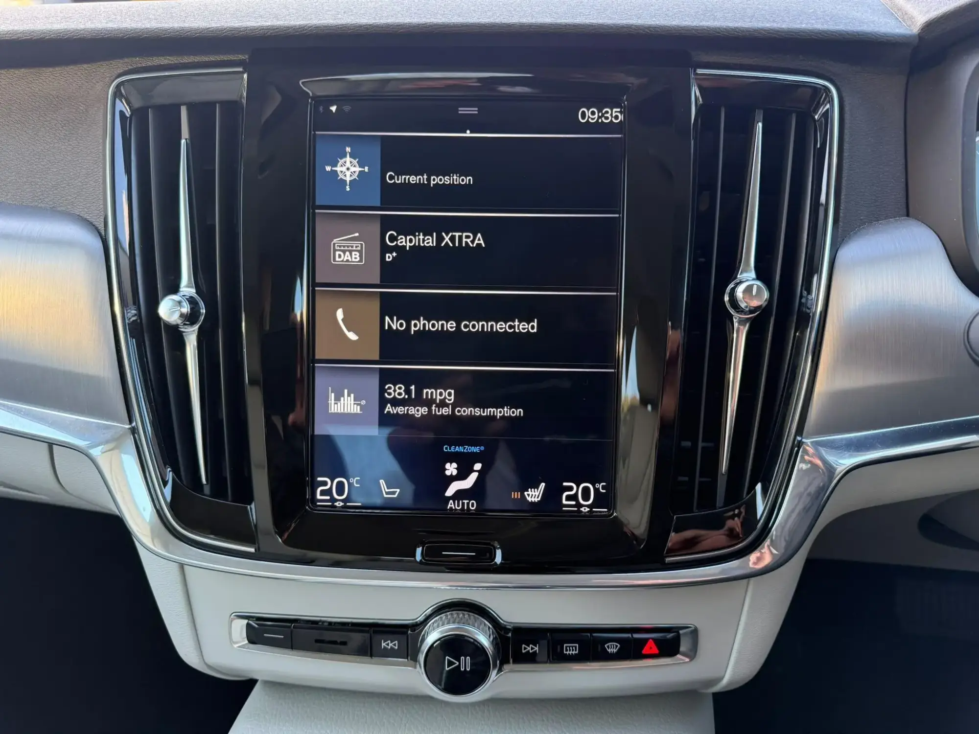 Volvo S90 Image 24