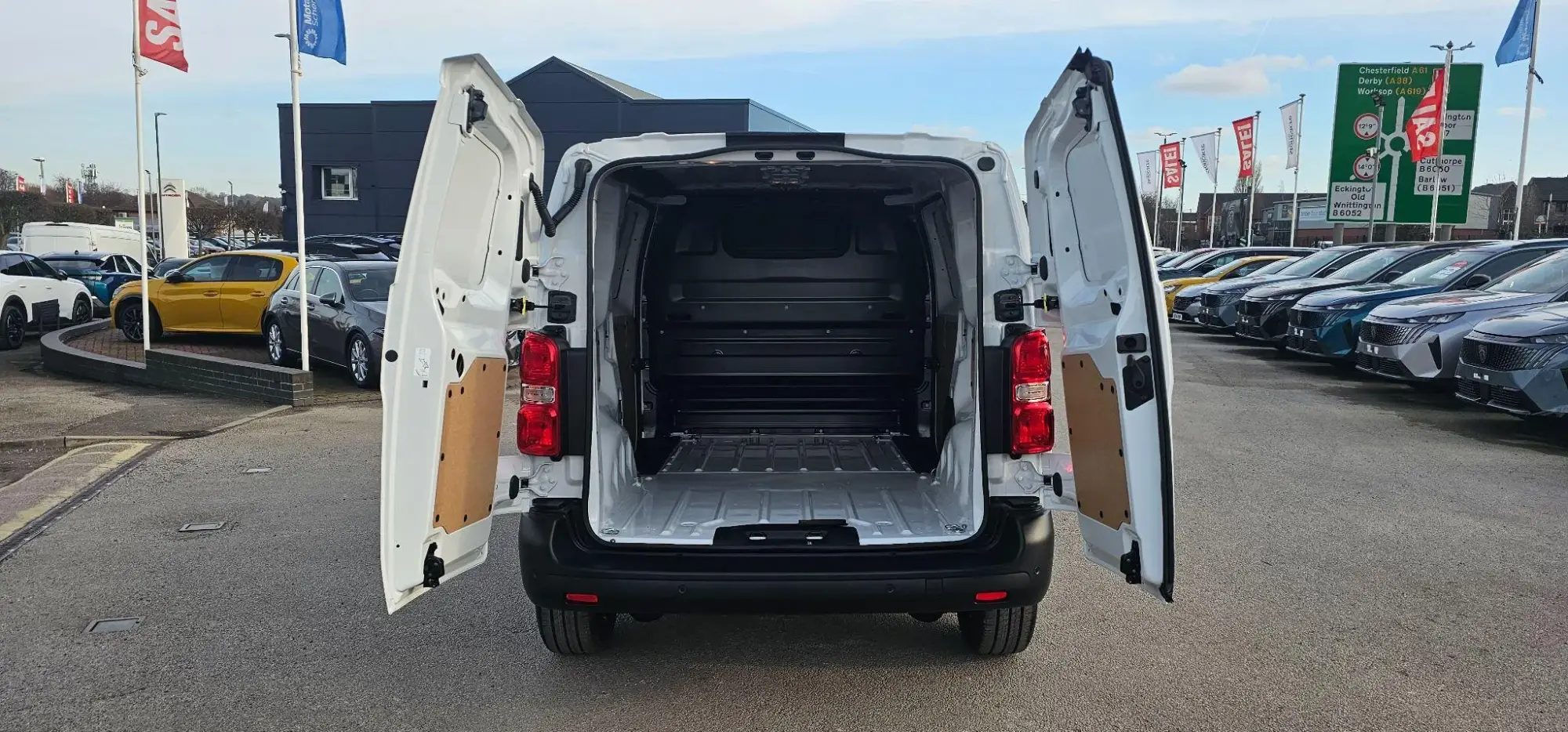 Peugeot e-Expert Image 12