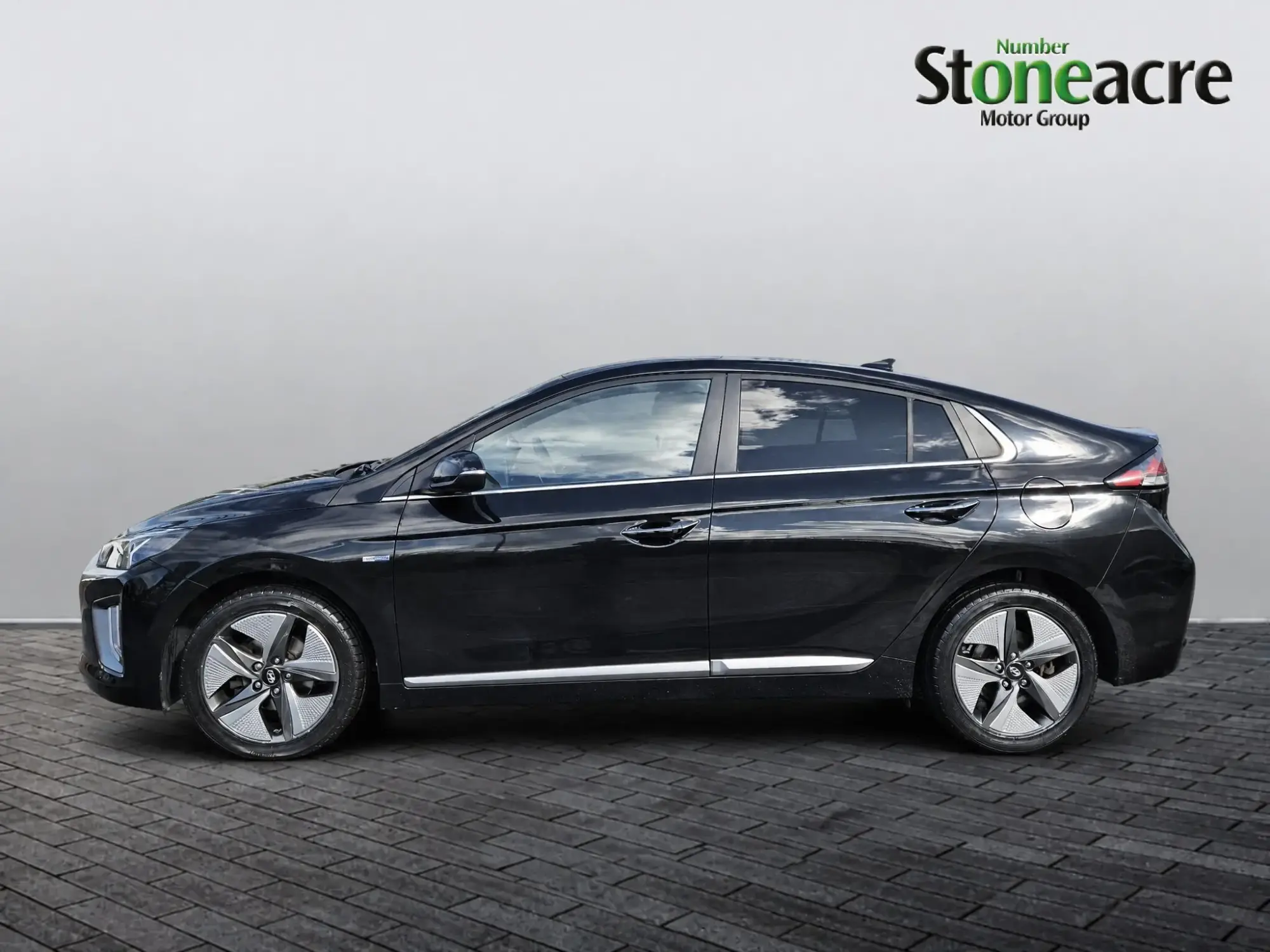 Hyundai IONIQ Hybrid Image 6 Hyundai IONIQ Hybrid Image 6