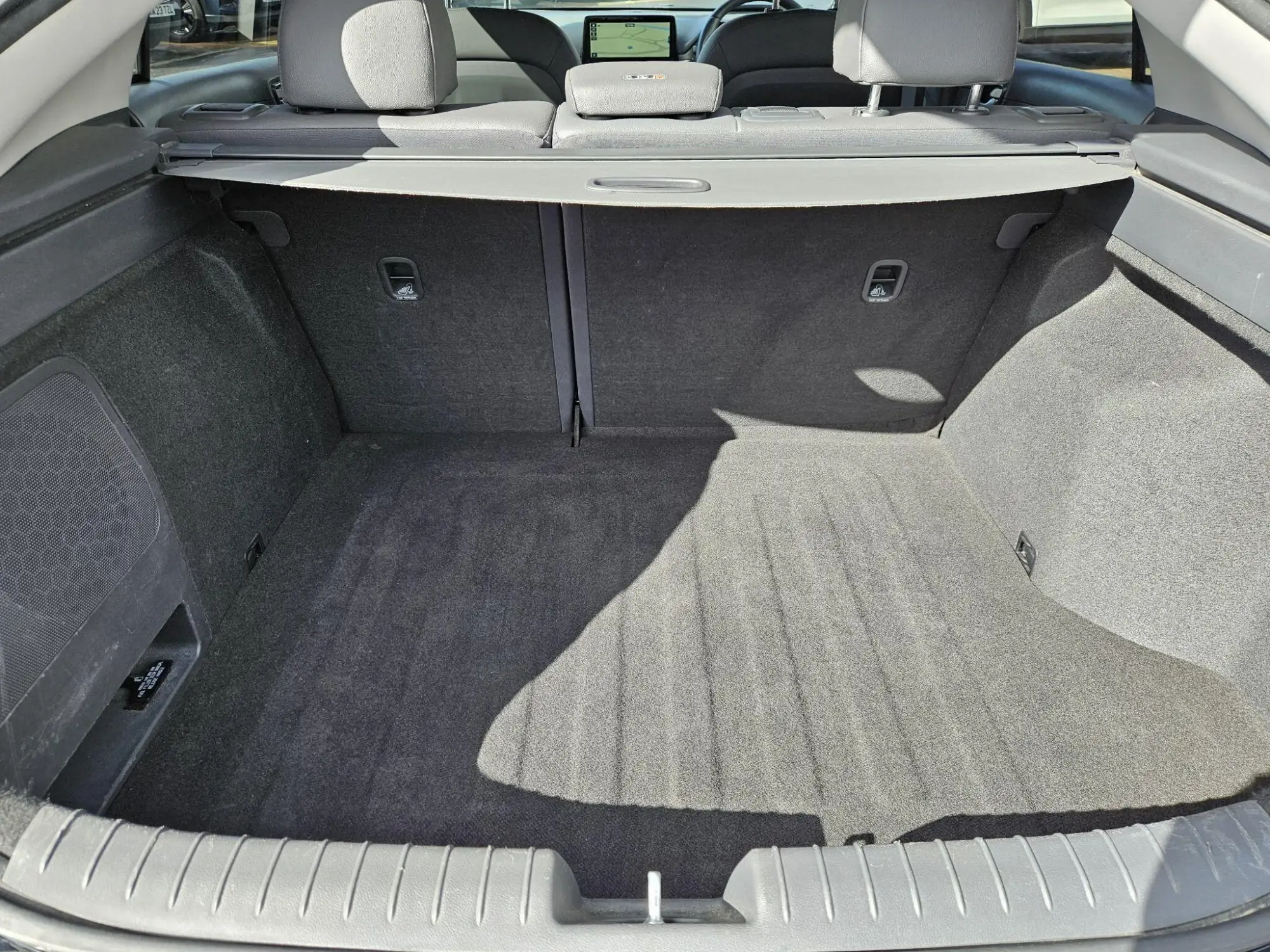 Hyundai IONIQ Hybrid Image 10 Hyundai IONIQ Hybrid Image 10