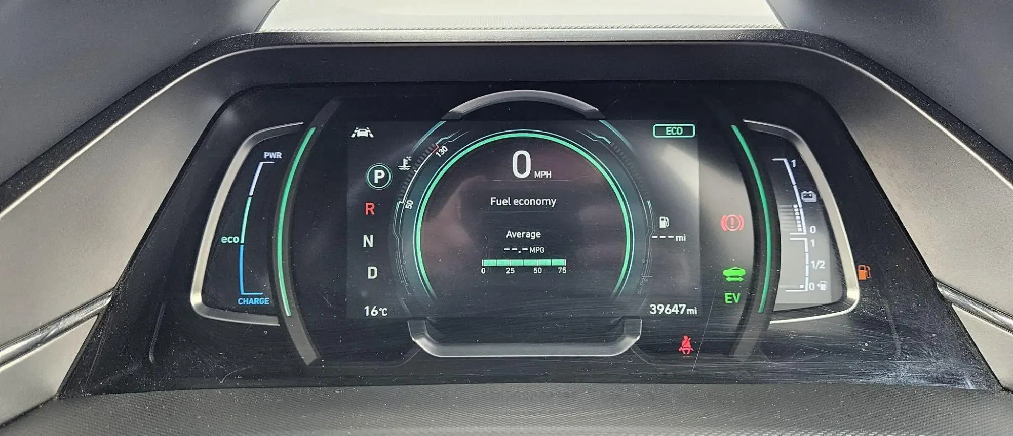 Hyundai IONIQ Hybrid Image 13 Hyundai IONIQ Hybrid Image 13
