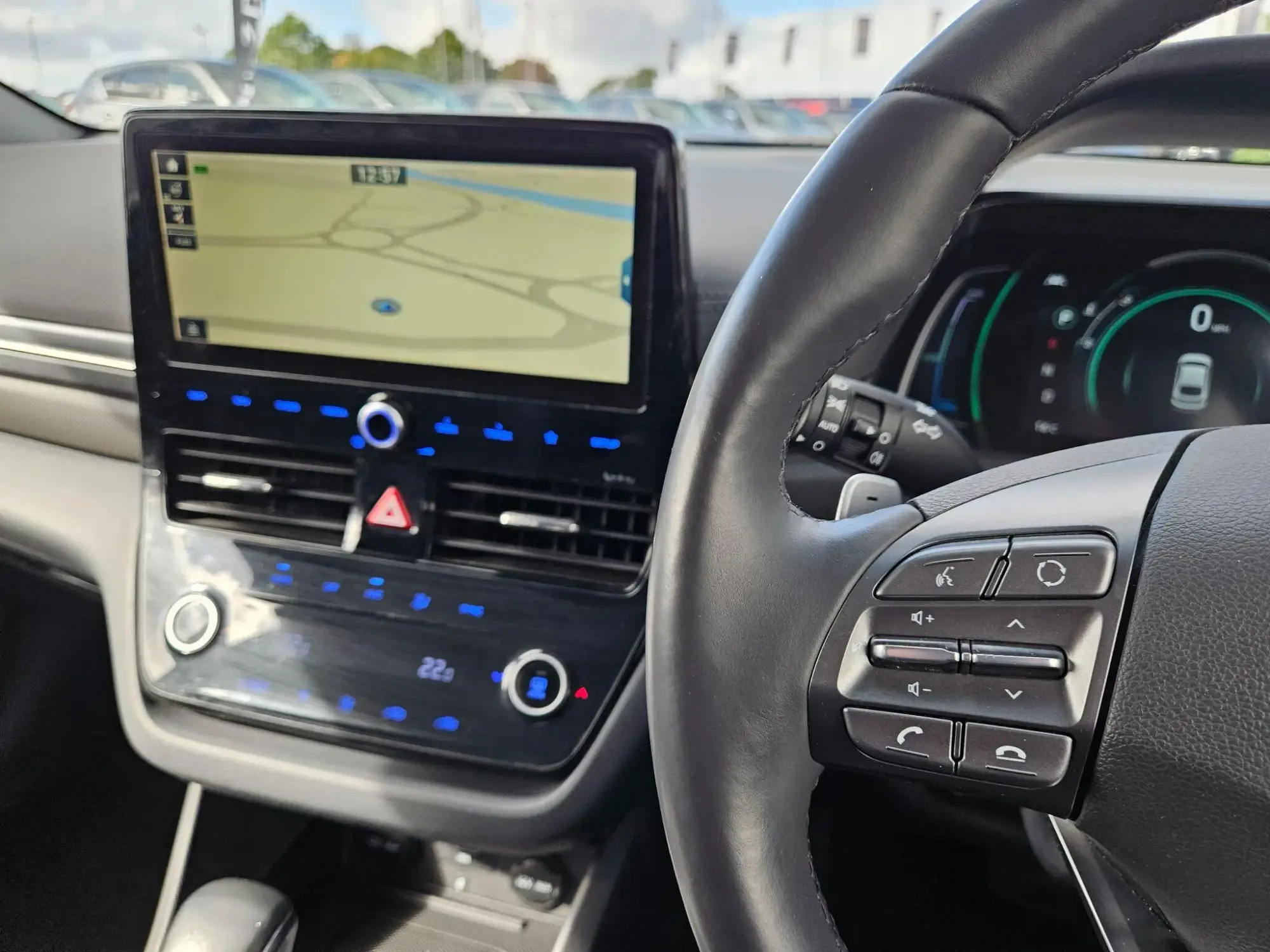 Hyundai IONIQ Hybrid Image 14 Hyundai IONIQ Hybrid Image 14