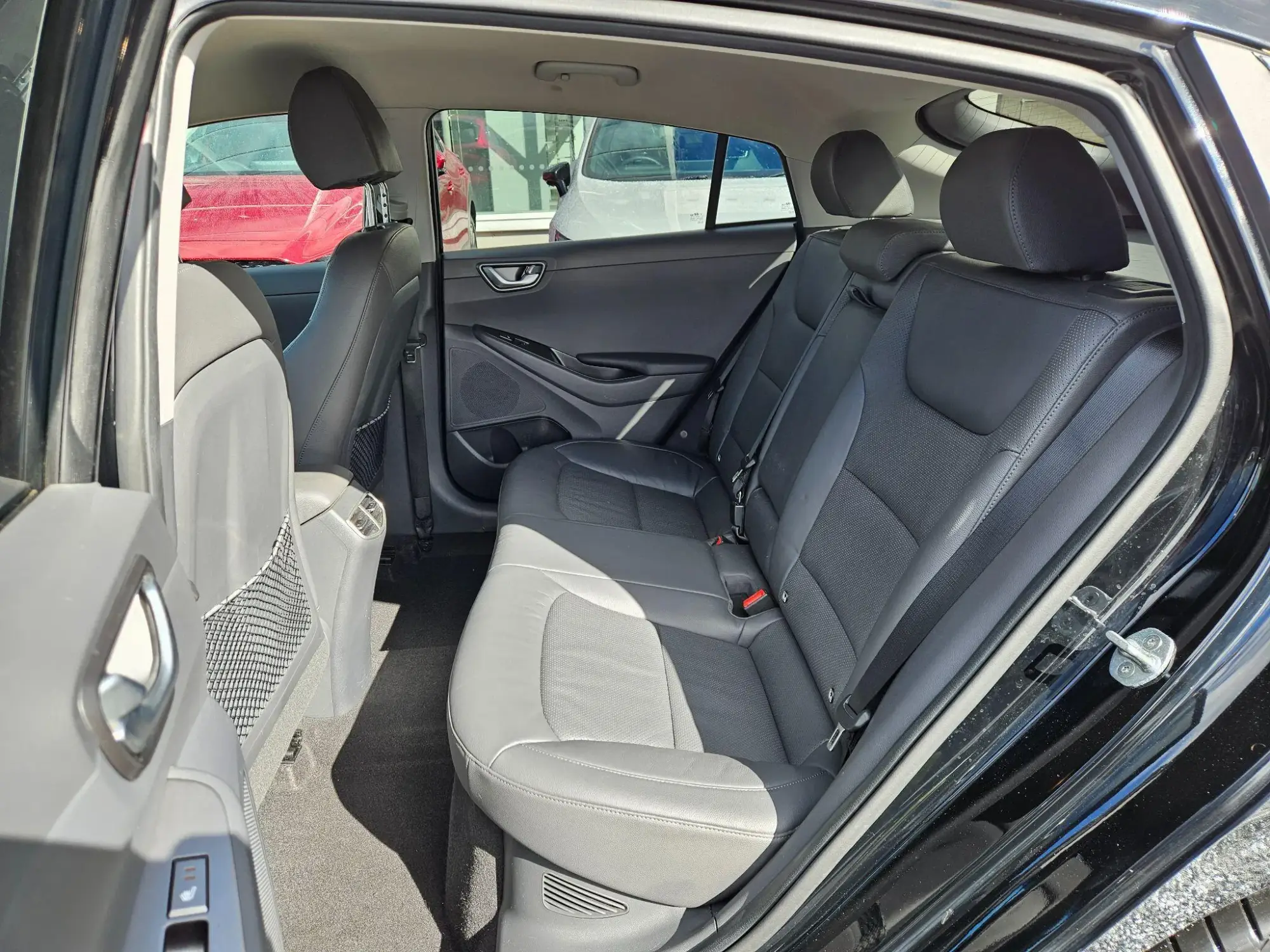 Hyundai IONIQ Hybrid Image 18 Hyundai IONIQ Hybrid Image 18