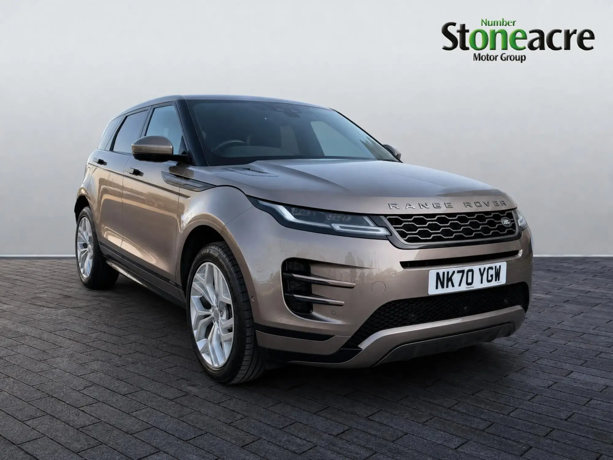 Land Rover Range Rover Evoque 2.0 D180 MHEV R-Dynamic SE Auto 4WD Euro 6 (s/s) 5dr NK70YGW Image 1