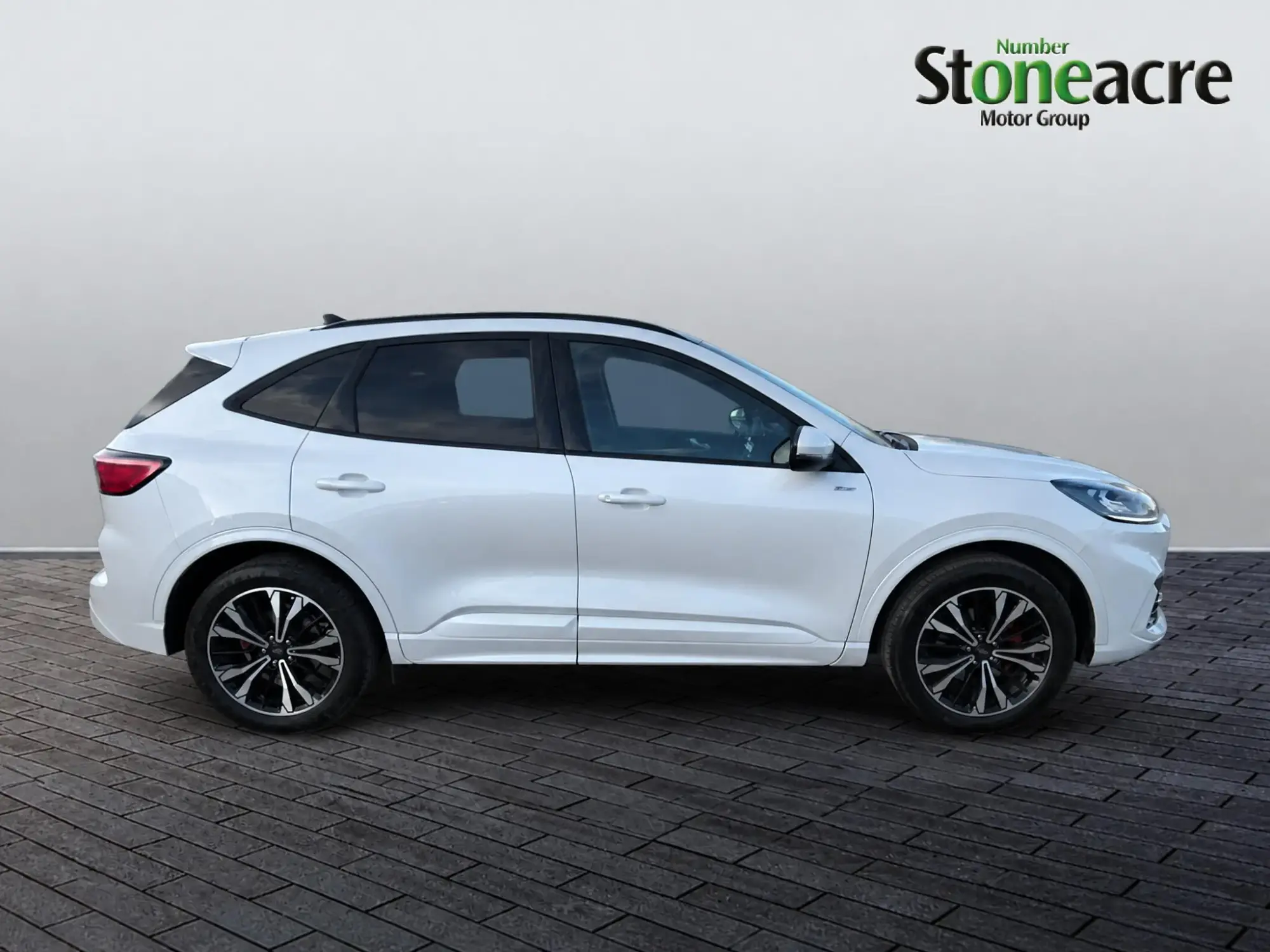 Ford Kuga Plug-In Hybrid Image 2 Ford Kuga Plug-In Hybrid Image 2