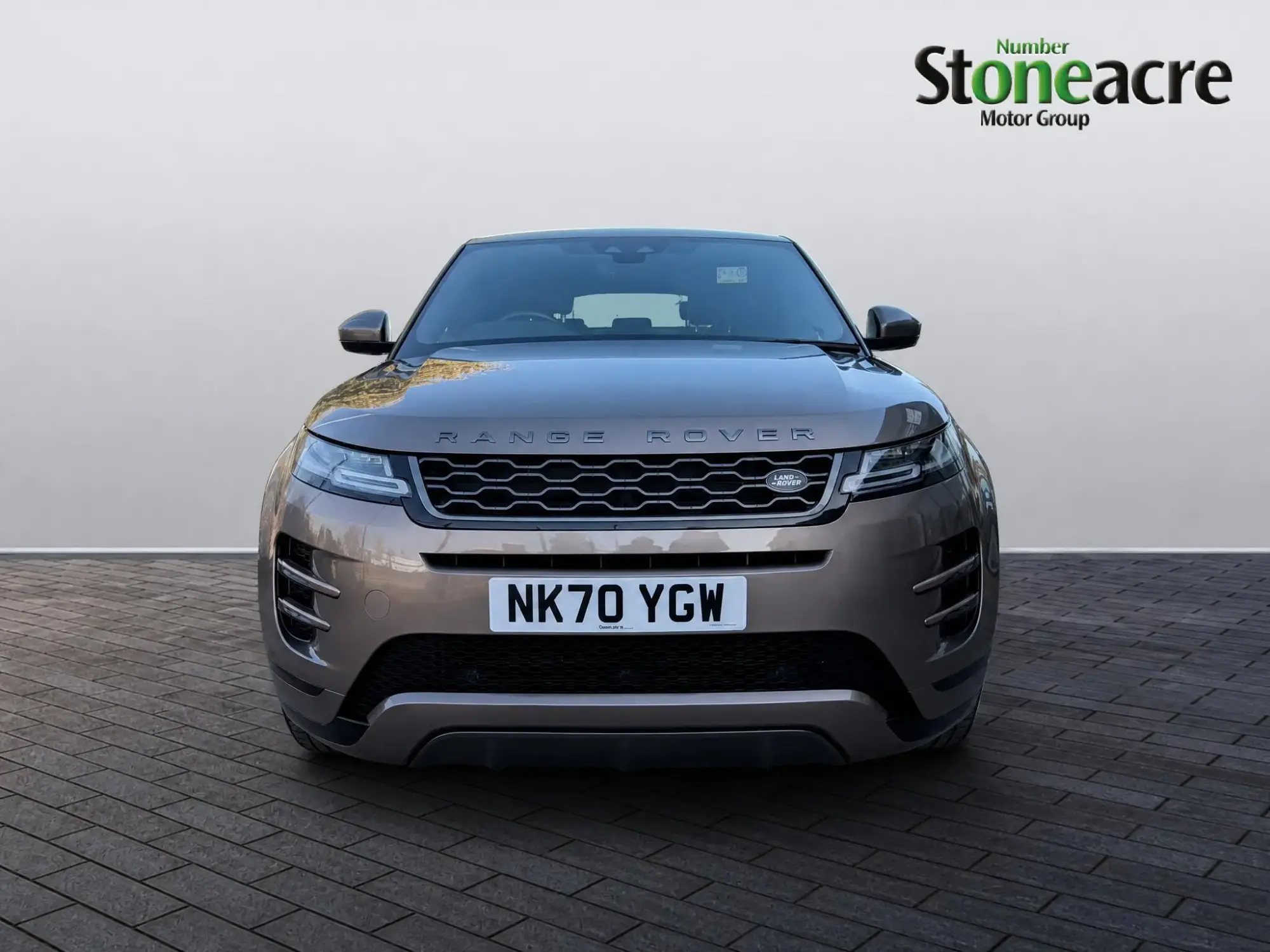Land Rover Range Rover Evoque 2.0 D180 MHEV R-Dynamic SE Auto 4WD Euro 6 (s/s) 5dr NK70YGW Image 2
