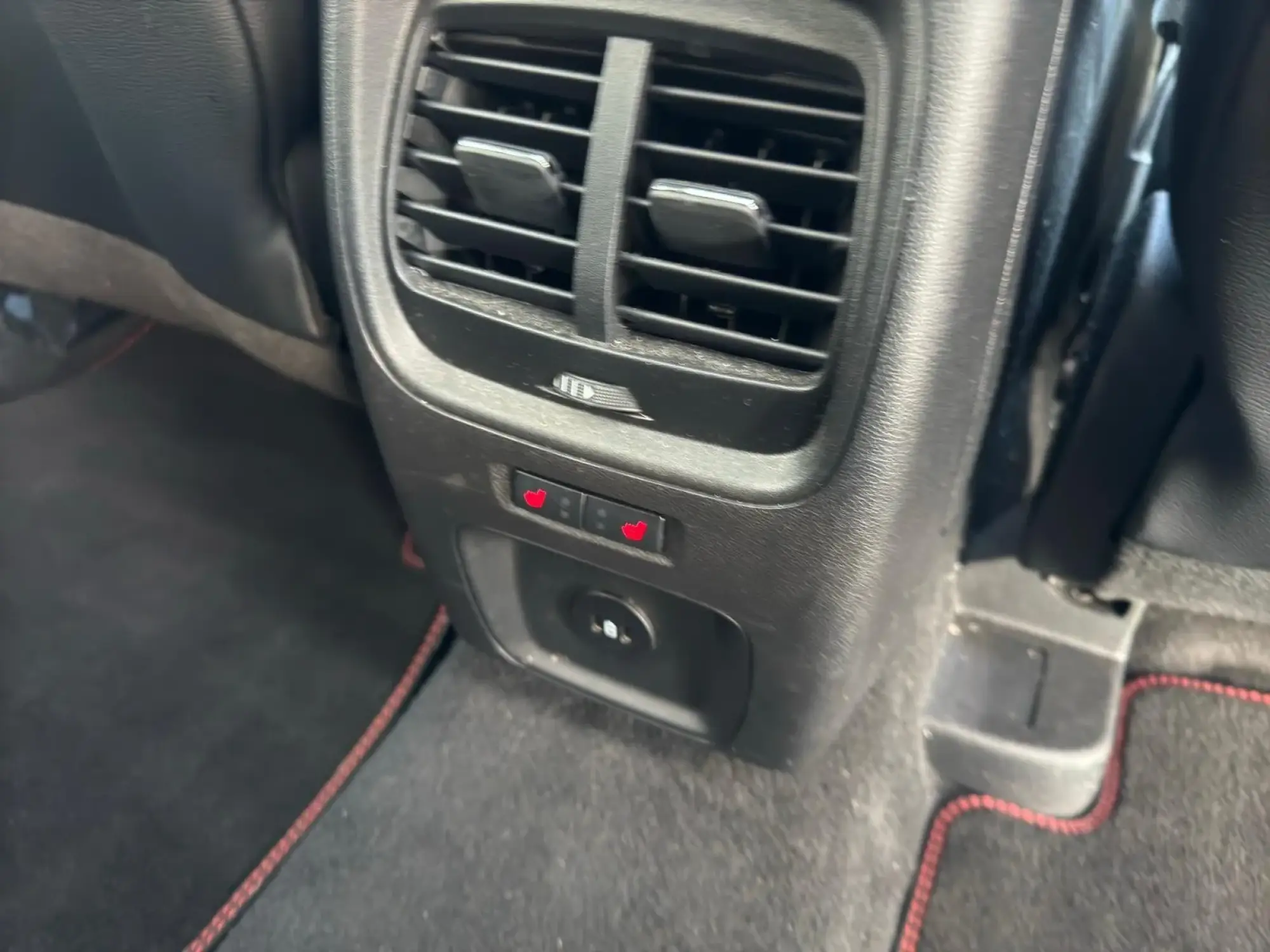 Ford Kuga Plug-In Hybrid Image 15 Ford Kuga Plug-In Hybrid Image 15