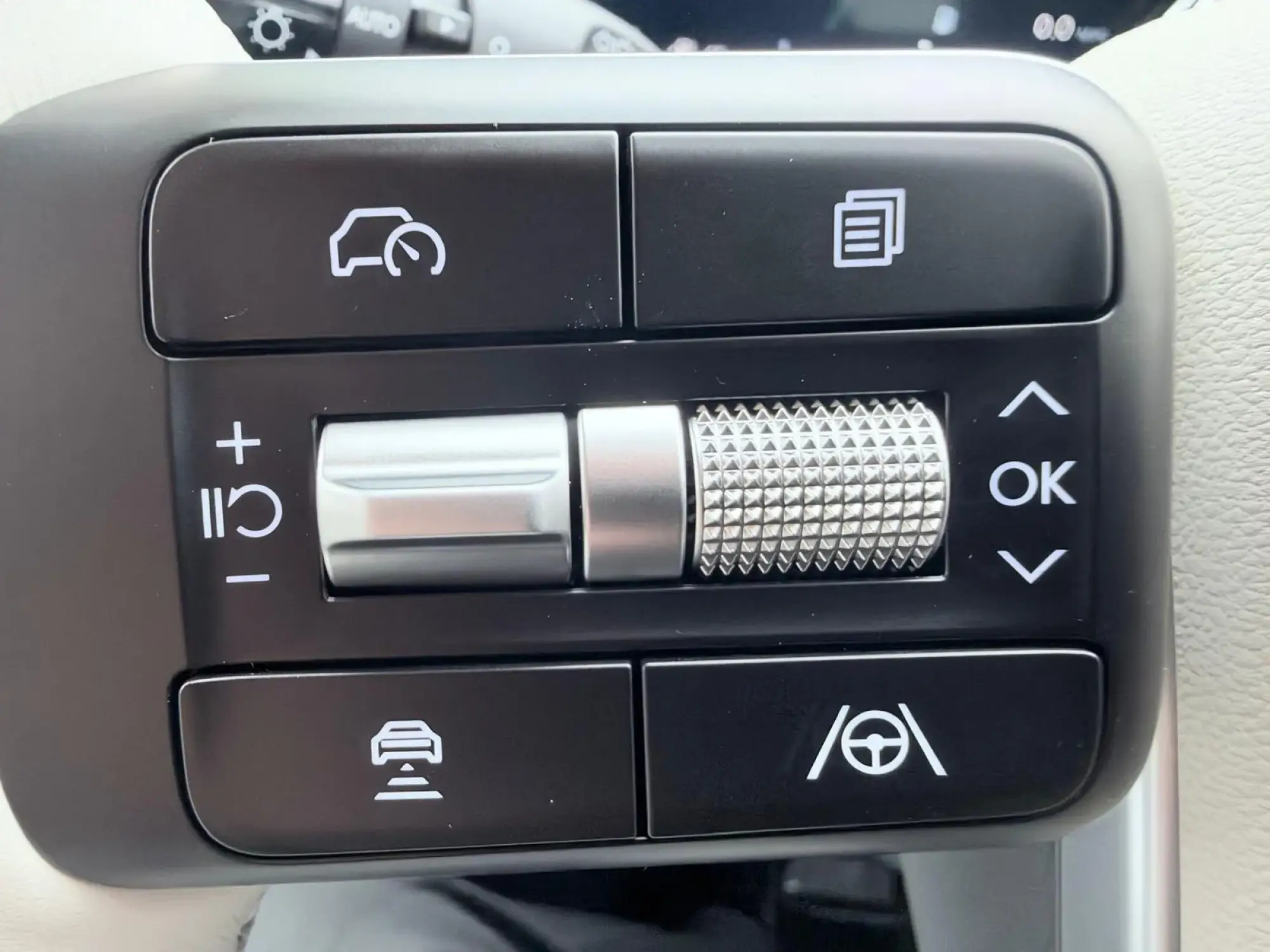 Hyundai SANTA FE Plug-in Hybrid Image 15