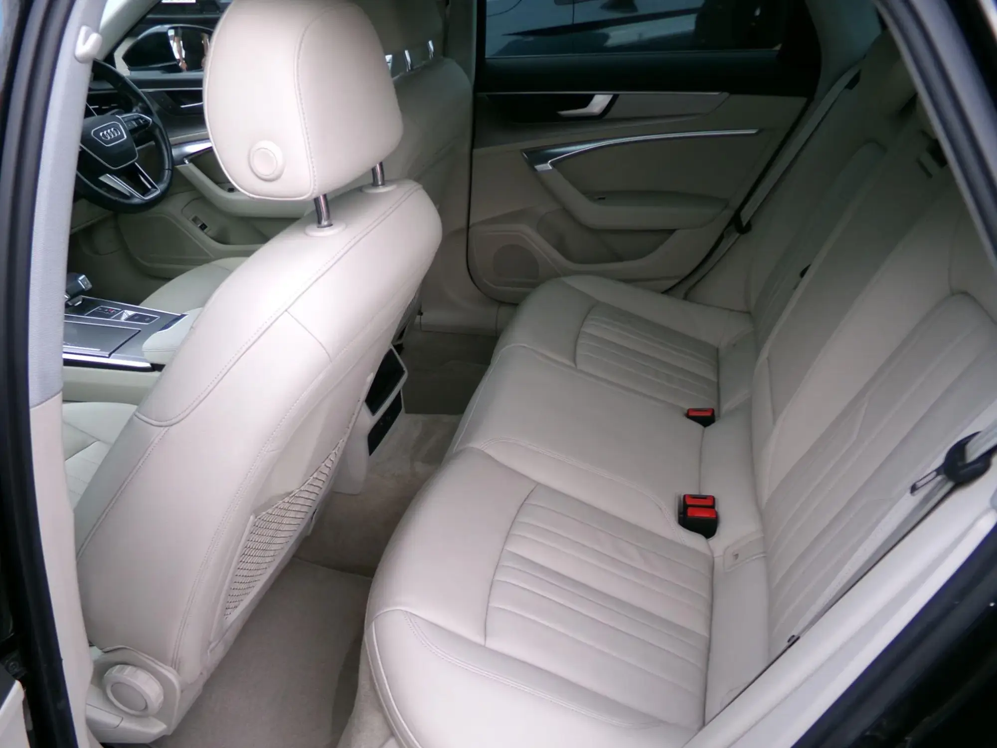 Audi A6 Saloon Image 11 Audi A6 Saloon Image 11
