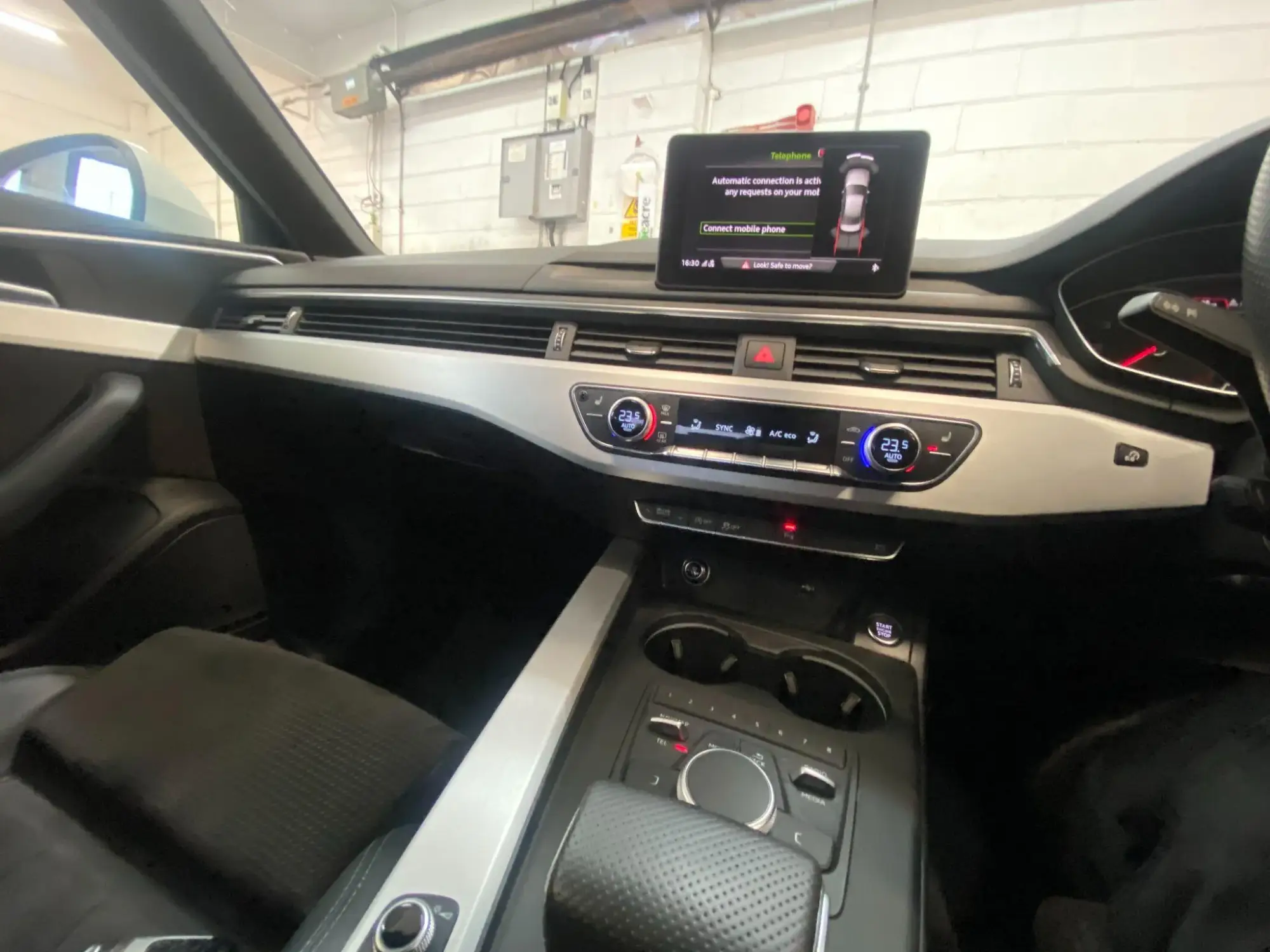 Audi A4 Saloon Image 6