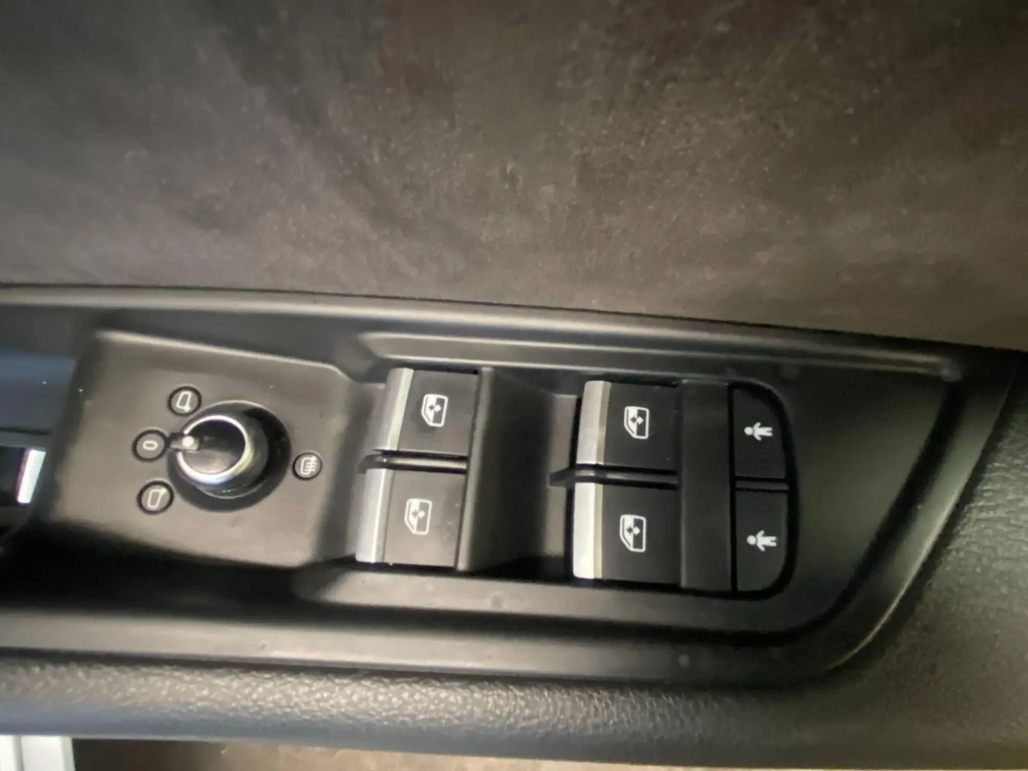 Audi A4 Saloon Image 9