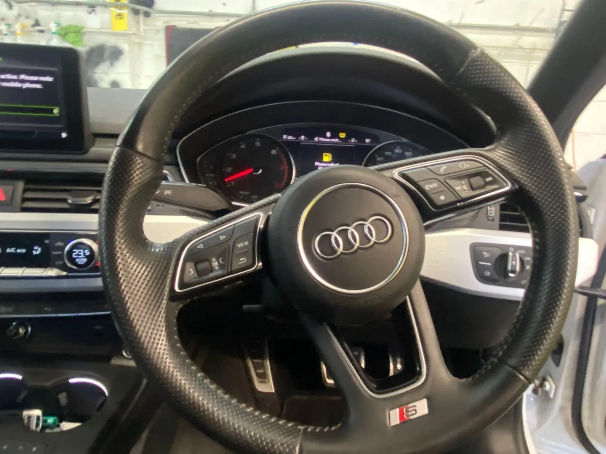 Audi A4 Saloon Image 13