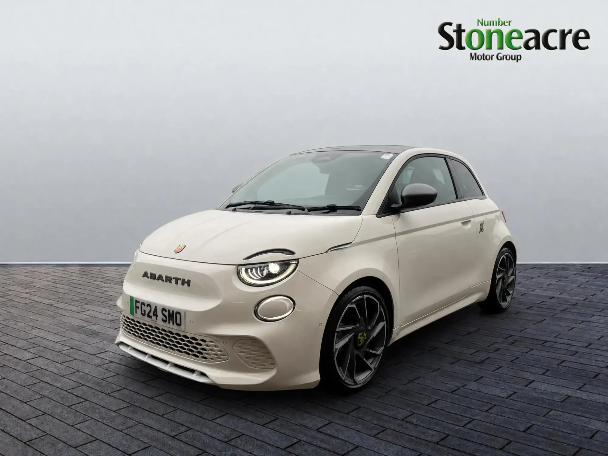 Abarth 500e Image 3