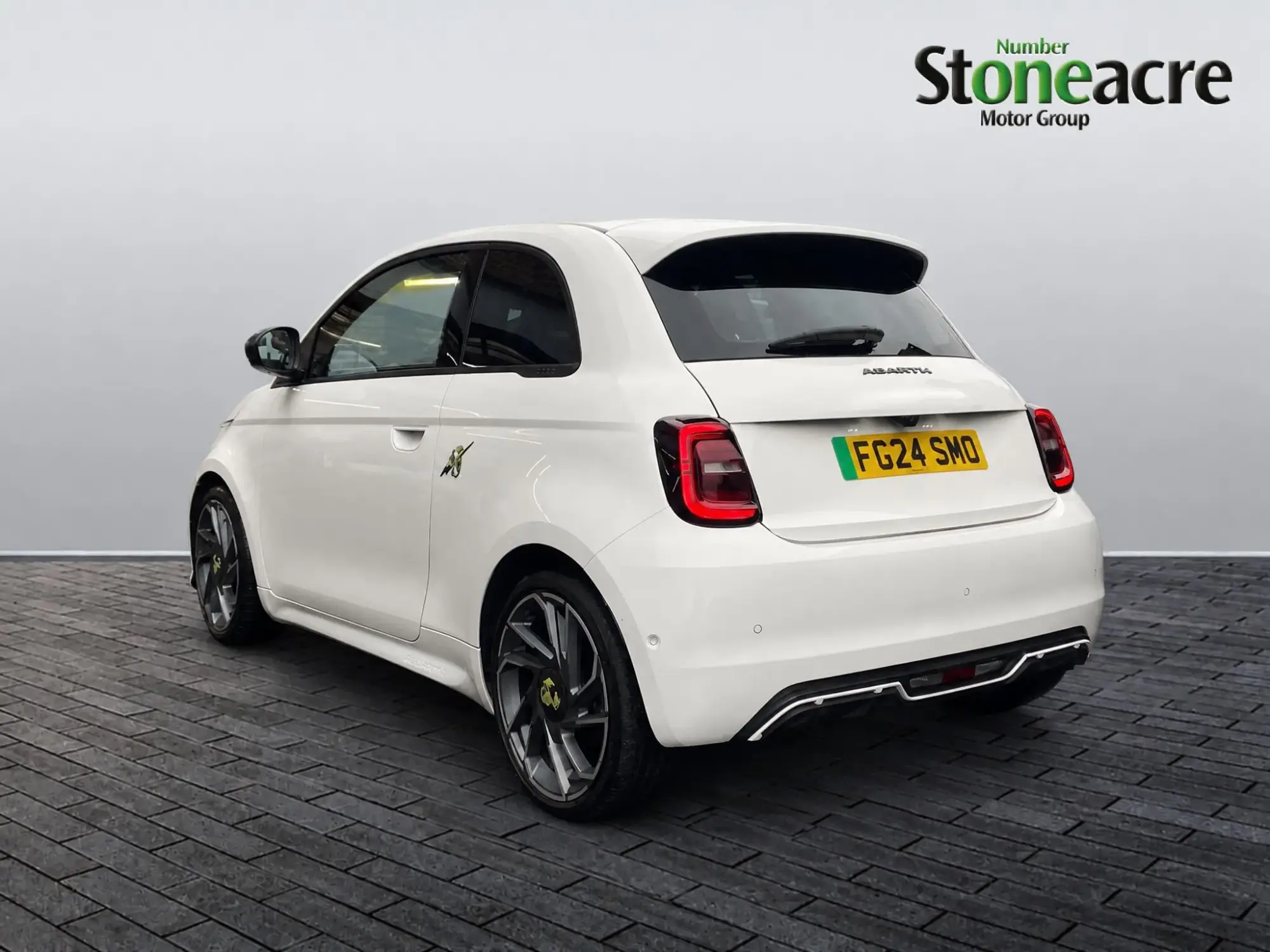 Abarth 500e Image 4
