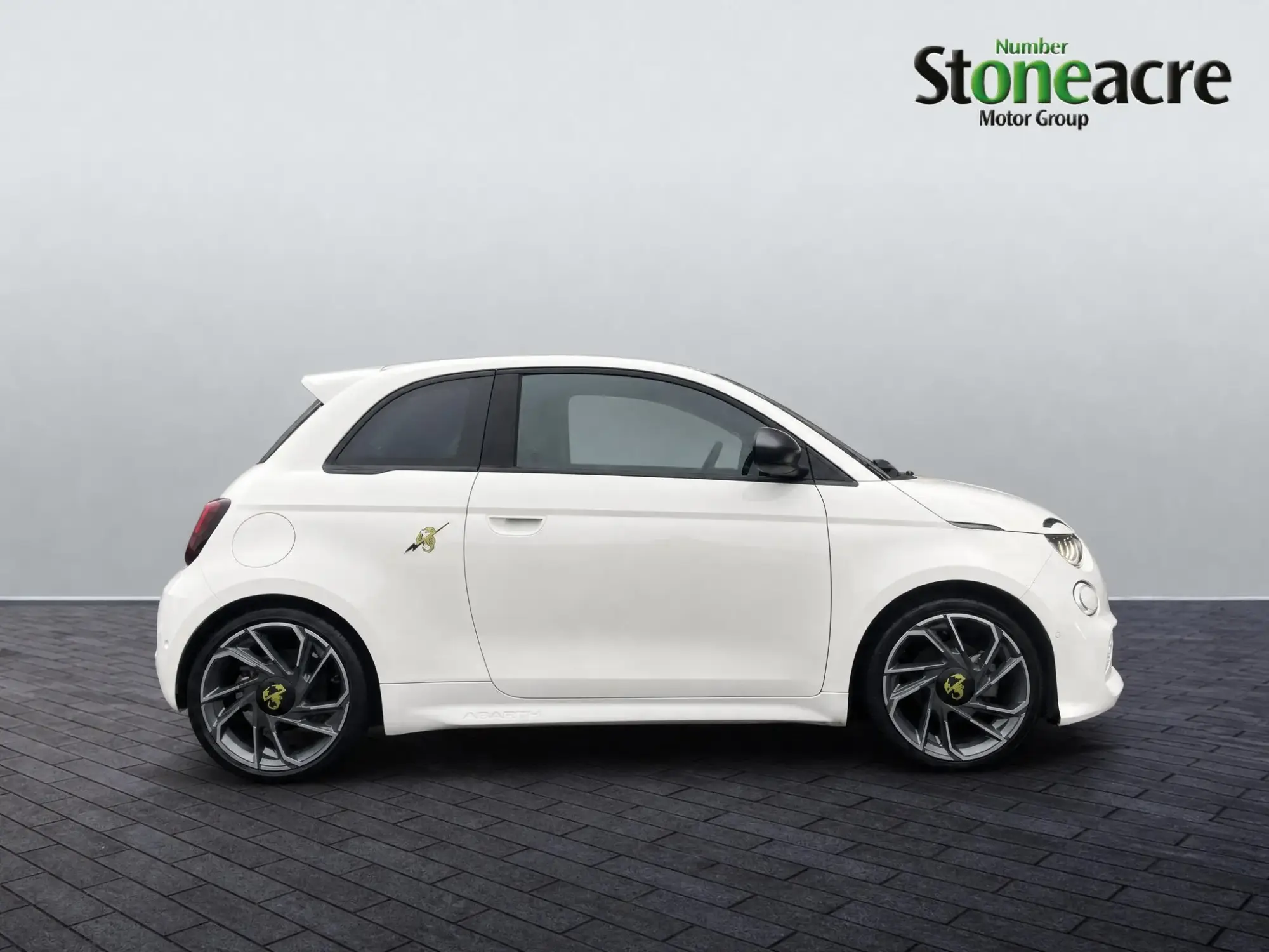 Abarth 500e Image 7