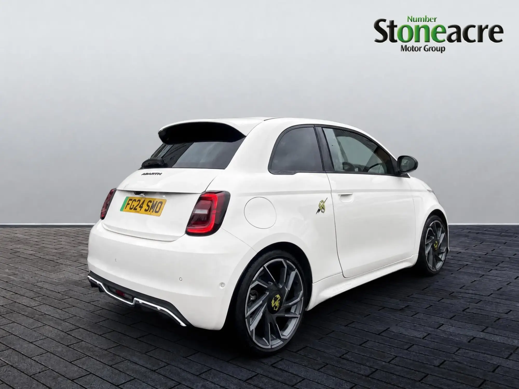 Abarth 500e Image 8