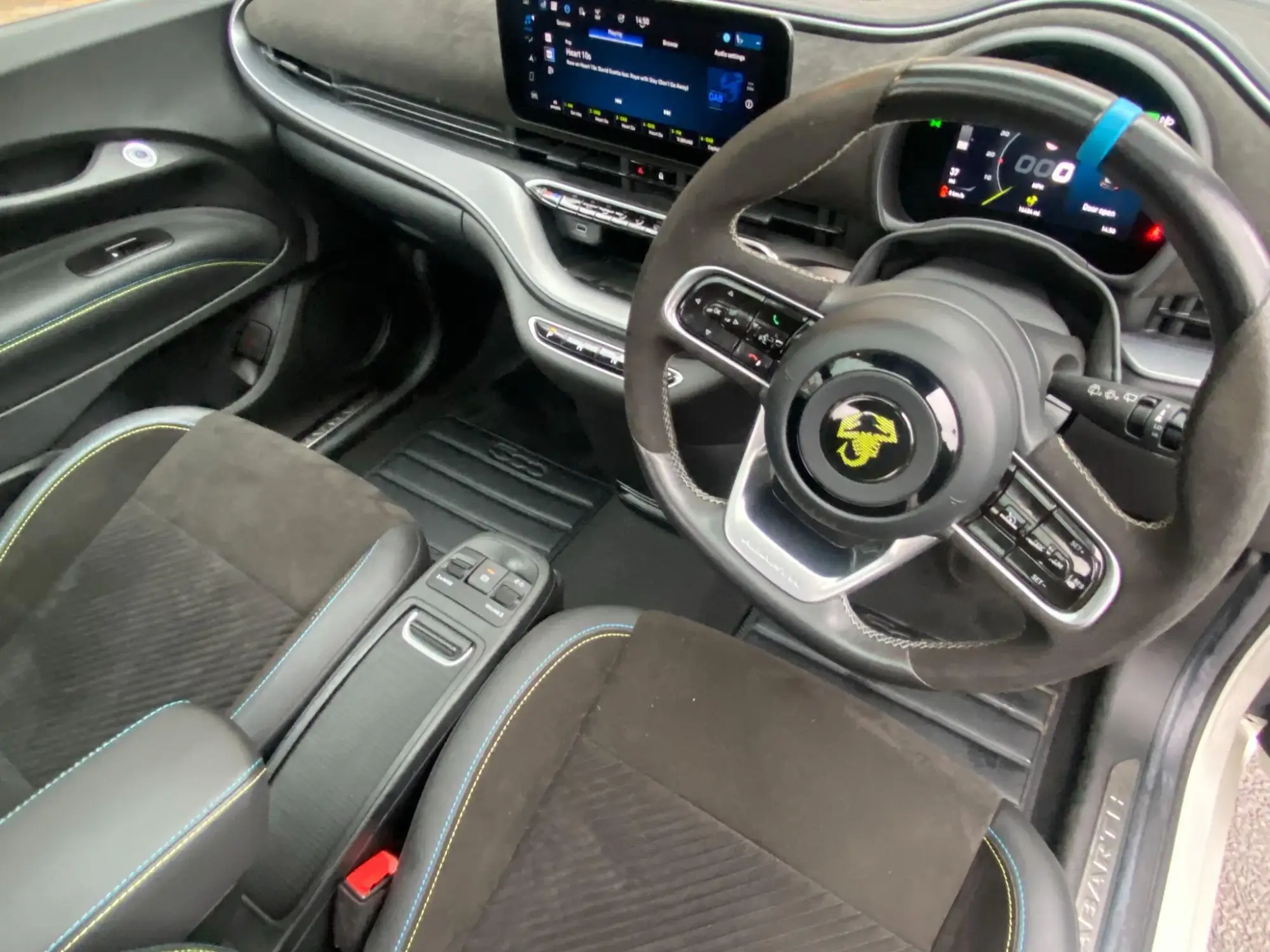 Abarth 500e Image 9