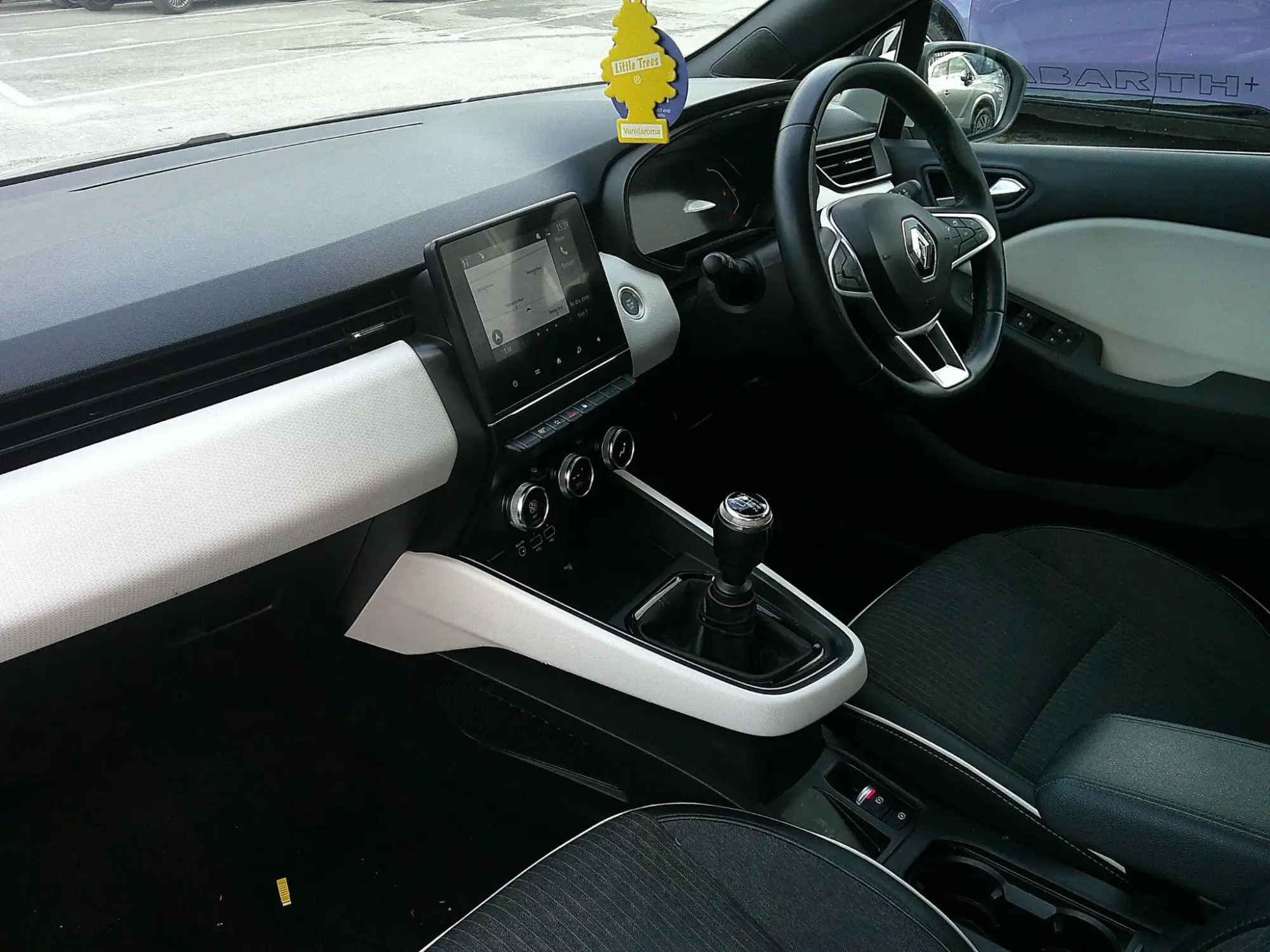 Renault Clio Image 15