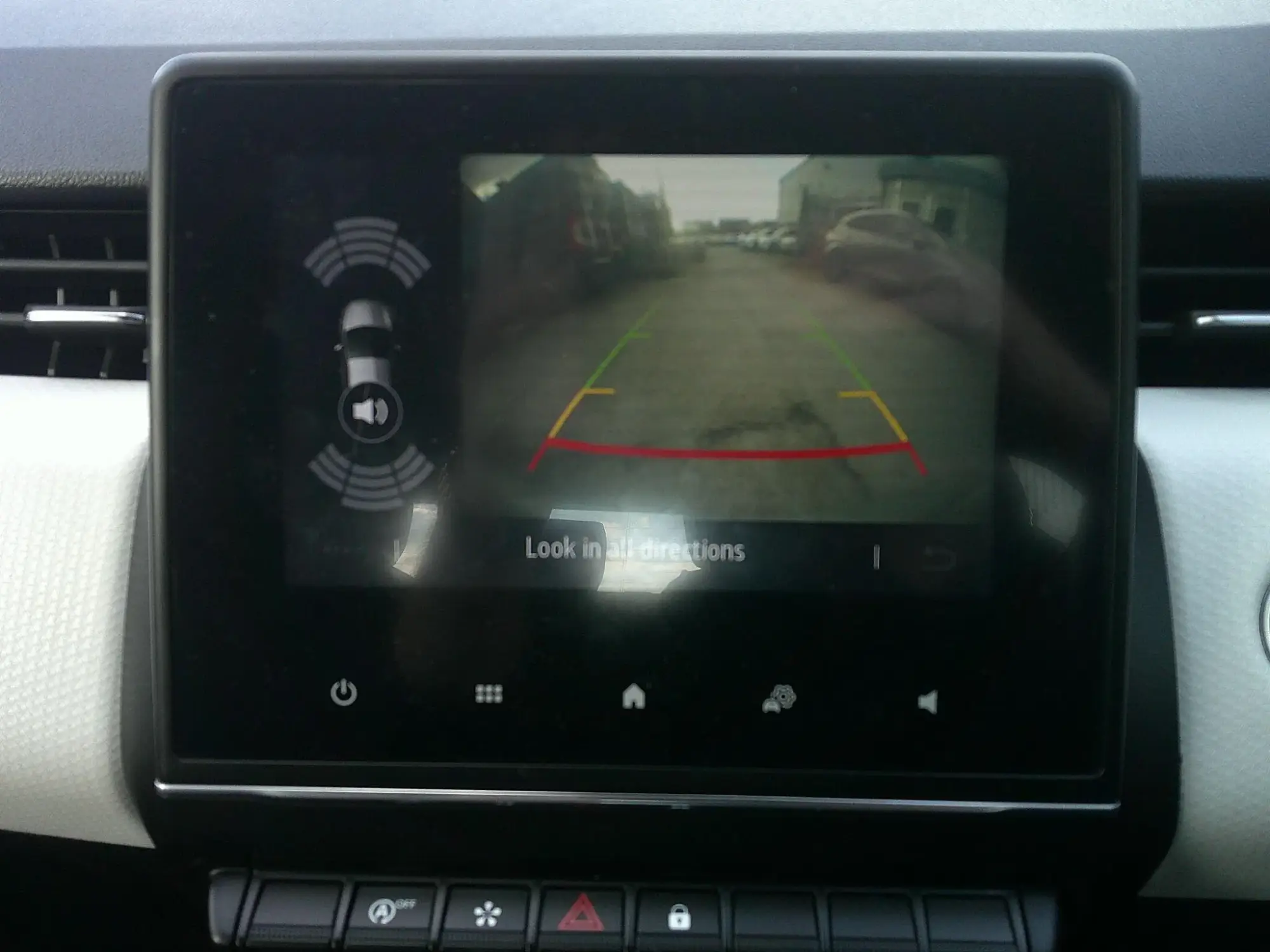 Renault Clio Image 25