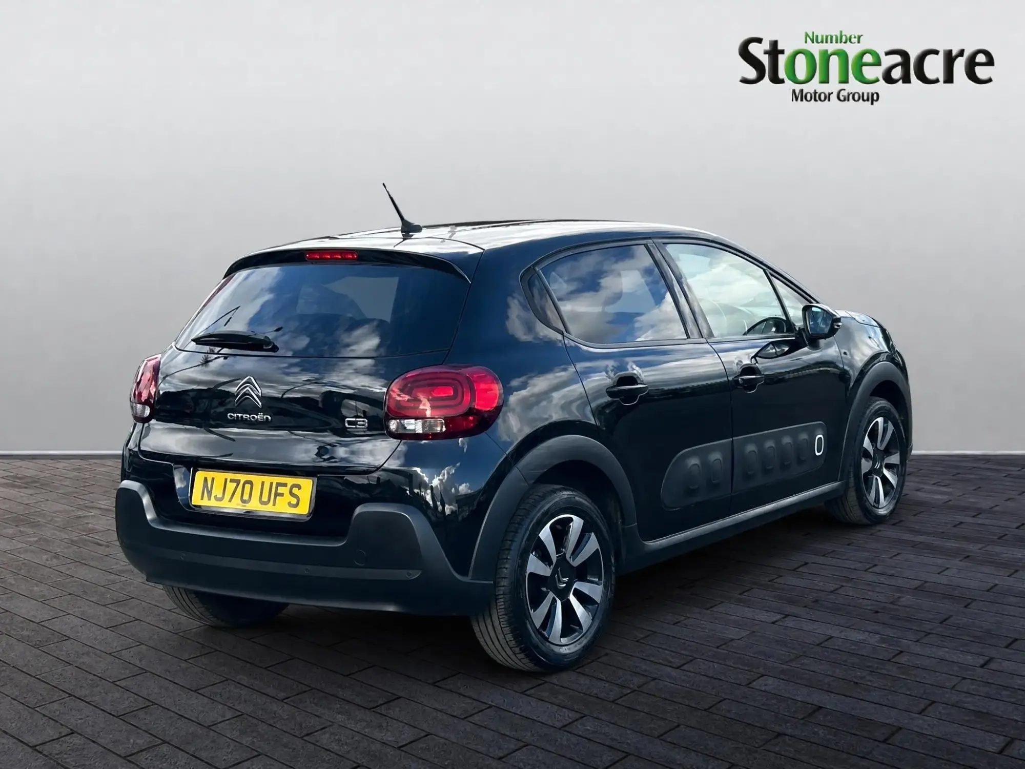 Citroen C3 1.2 PureTech Flair Hatchback 5dr Petrol Manual Euro 6 (s/s) (83 ps) NJ70UFS Image 3 Citroen C3 1.2 PureTech Flair Hatchback 5dr Petrol Manual Euro 6 (s/s) (83 ps) NJ70UFS Image 3