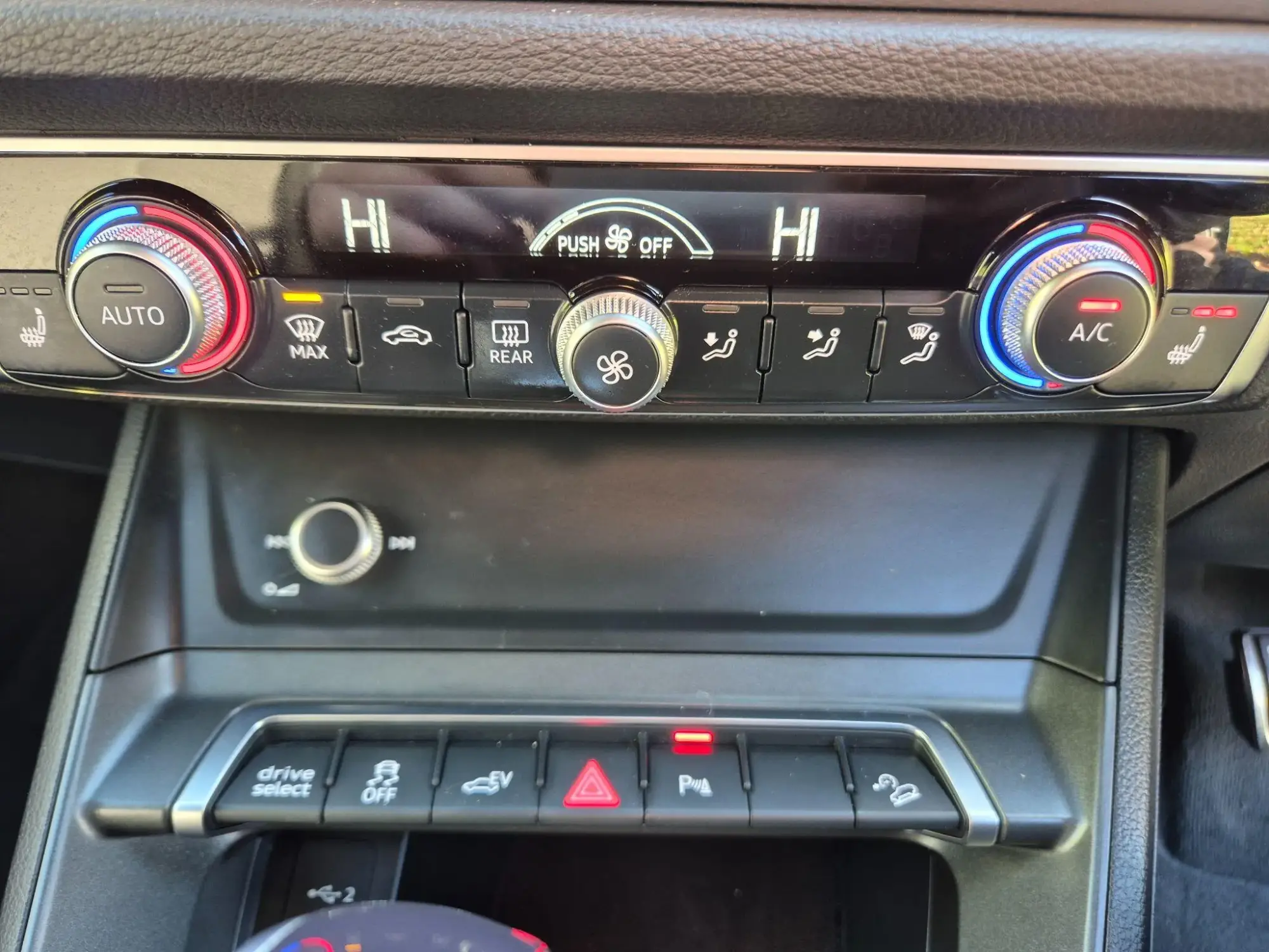 Audi Q3 Image 24