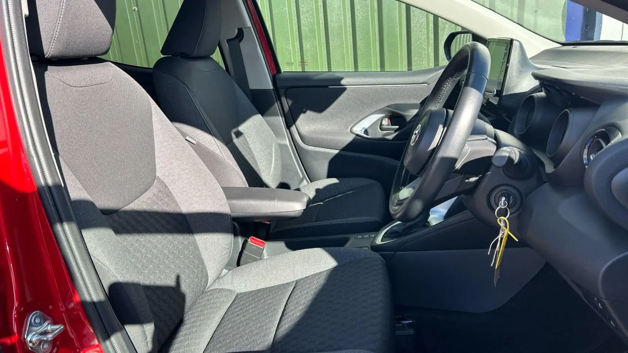 Toyota Yaris Hybrid Image 13