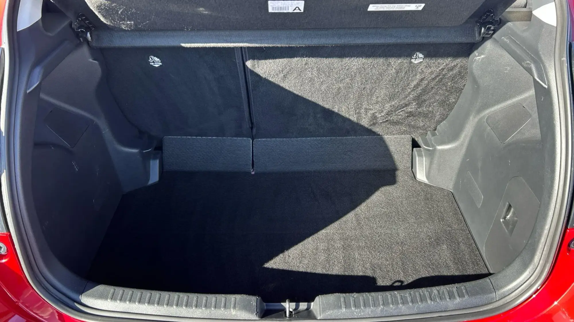 Toyota Yaris Hybrid Image 16