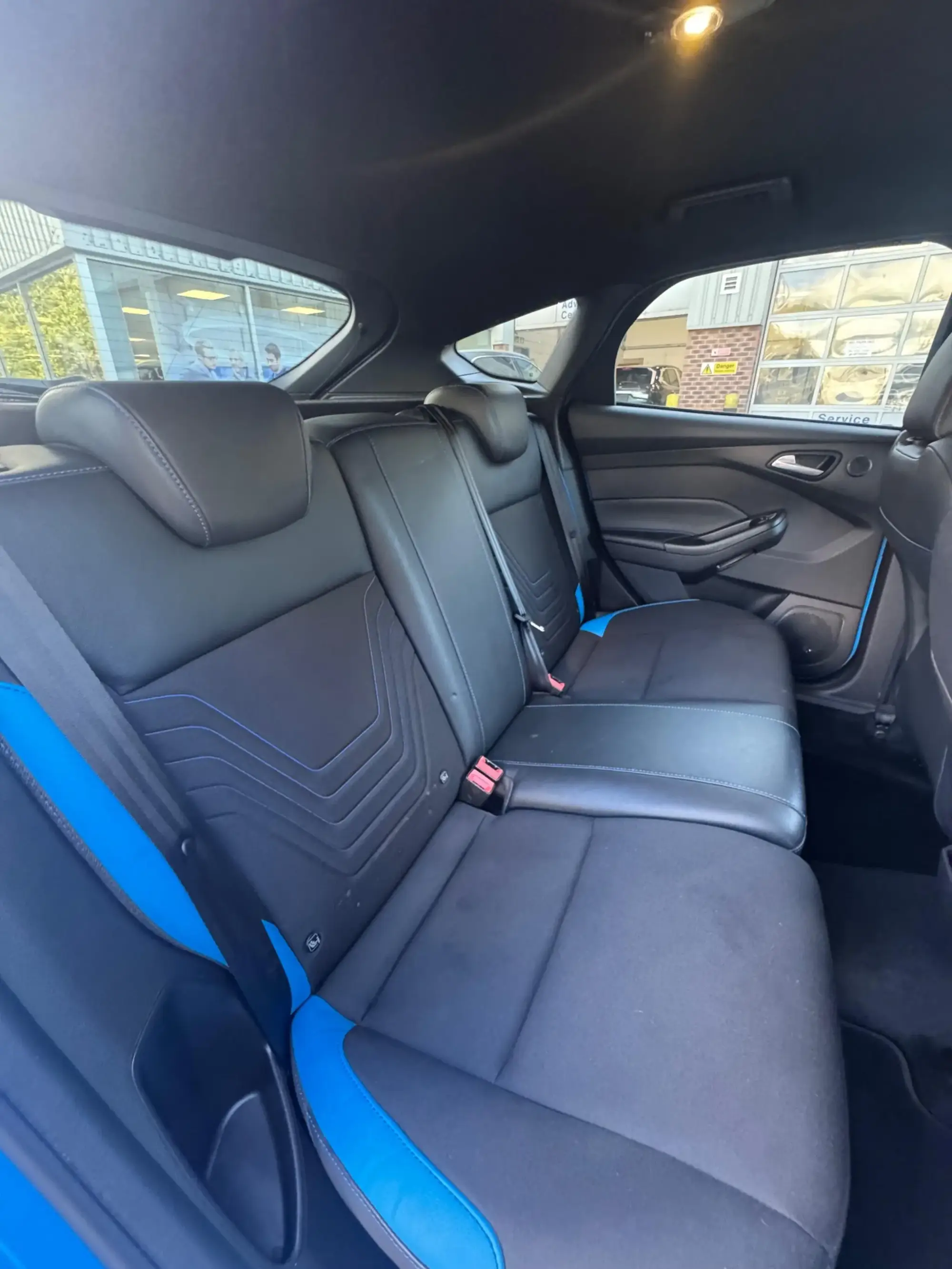 Ford Focus Image 11