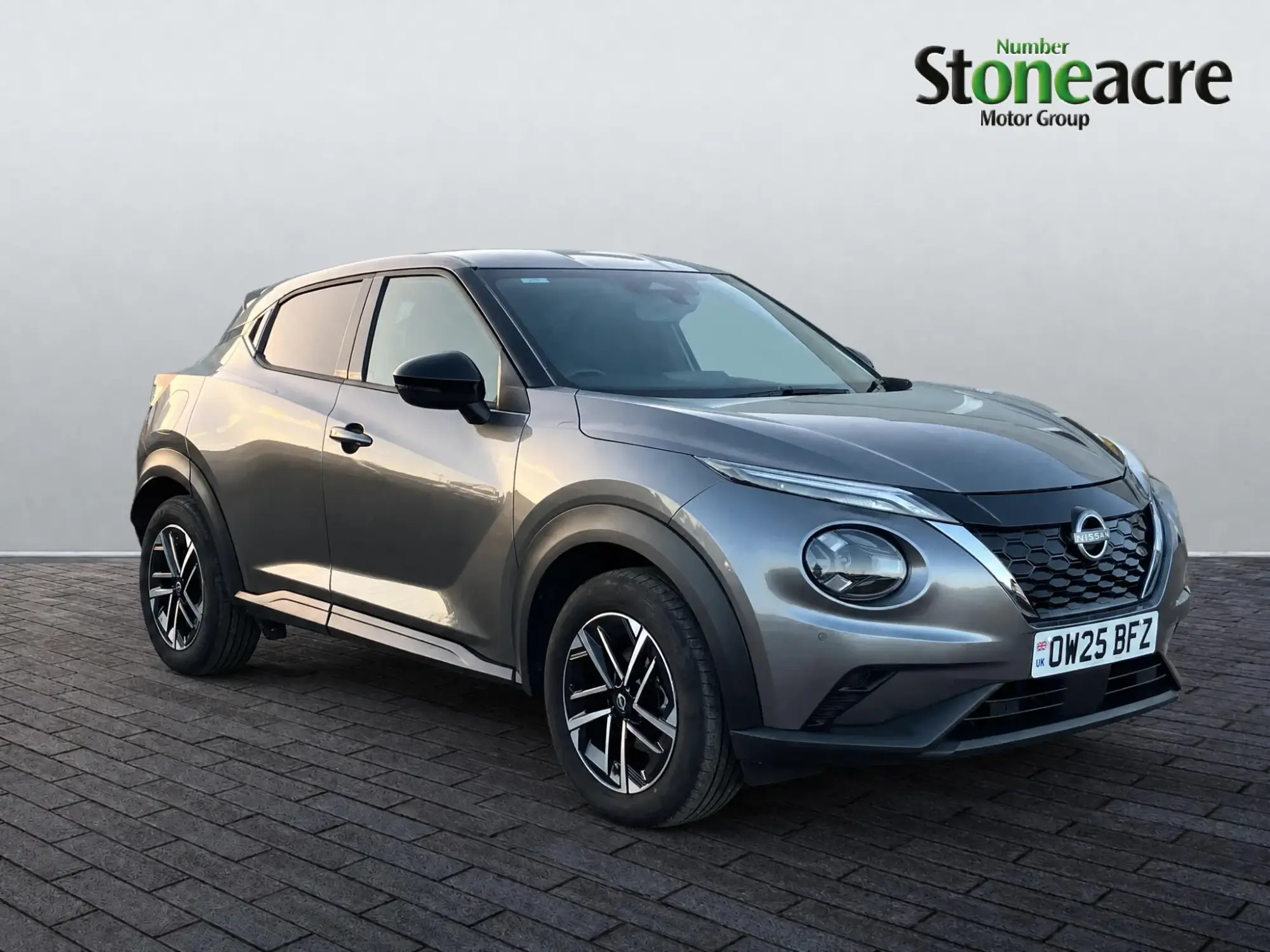 Nissan Juke Hybrid 1.6 N-Connecta Auto Euro 6 5dr OW25BFZ Image 1