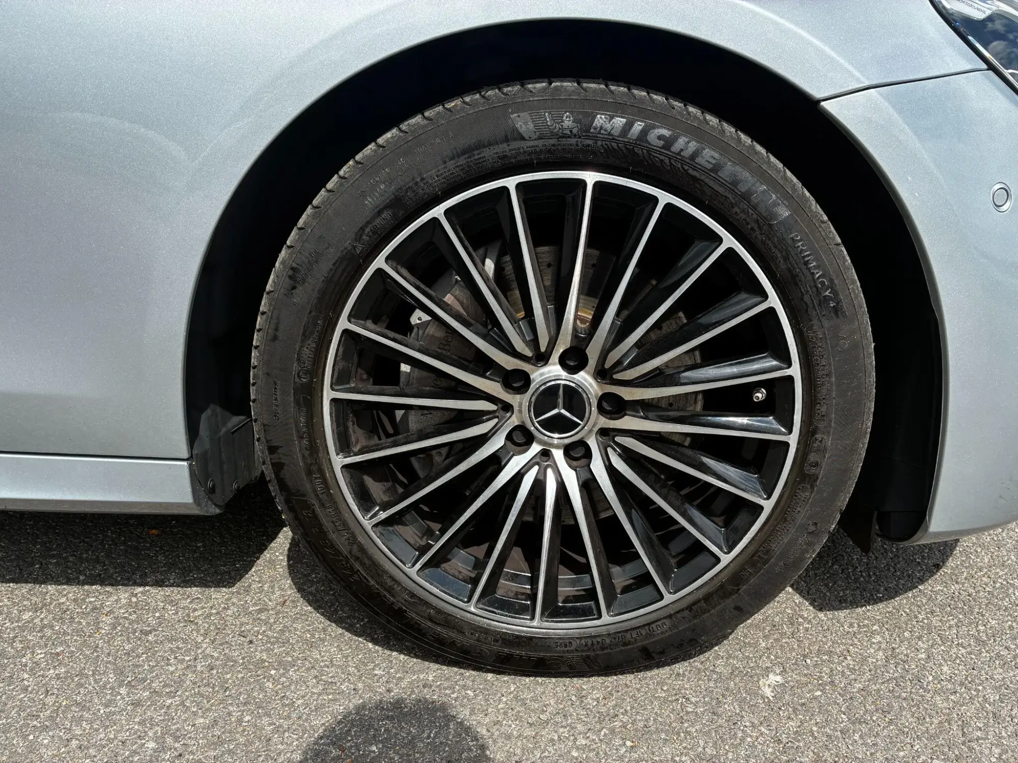 Mercedes-Benz E-Class Image 9