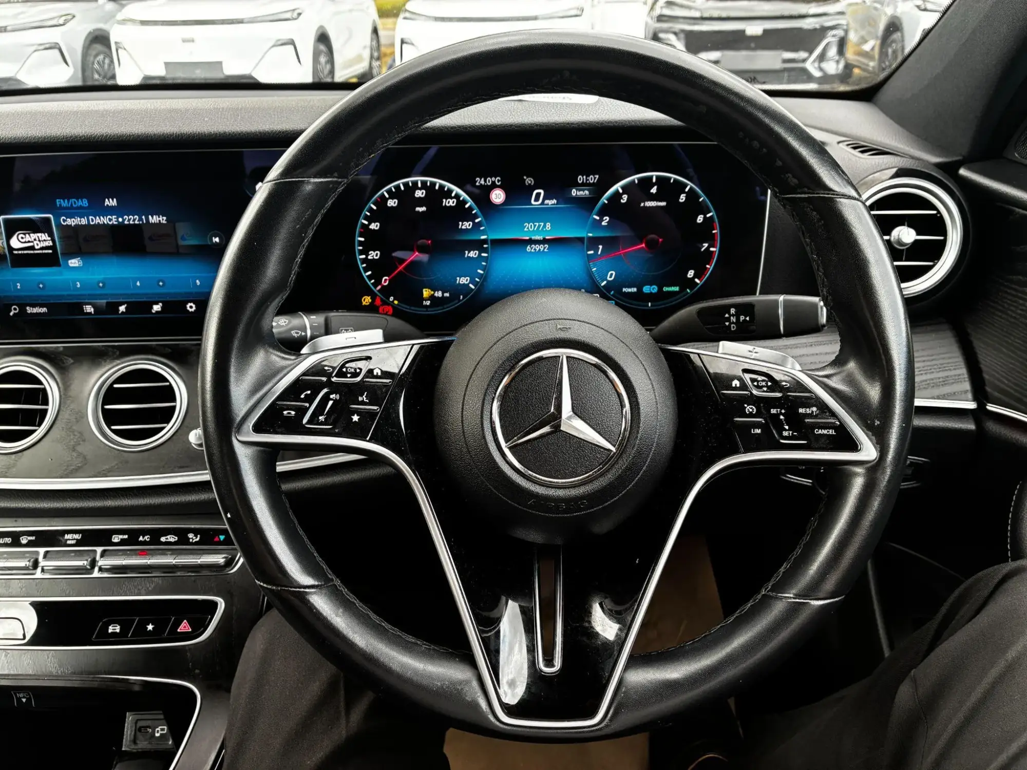 Mercedes-Benz E-Class Image 11