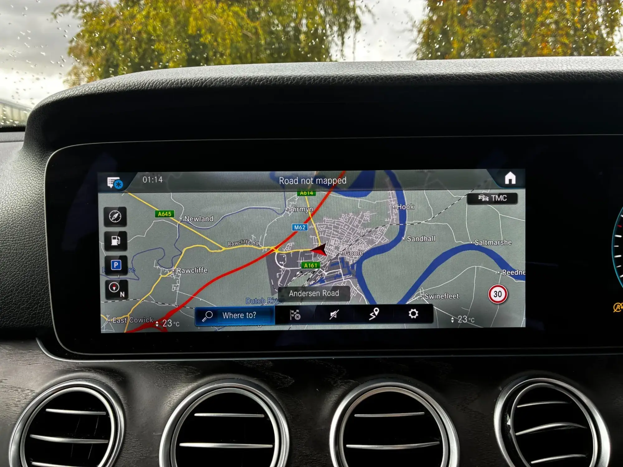 Mercedes-Benz E-Class Image 17