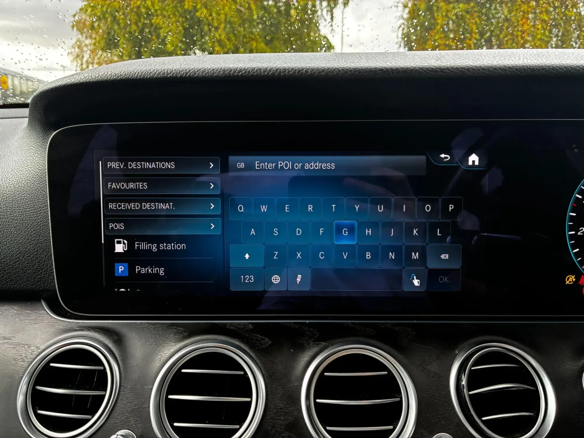 Mercedes-Benz E-Class Image 18