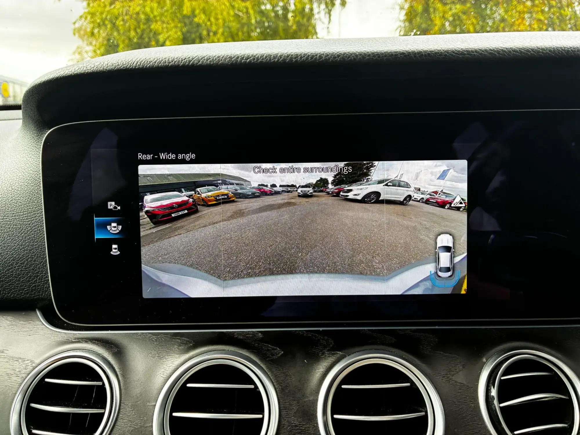 Mercedes-Benz E-Class Image 22