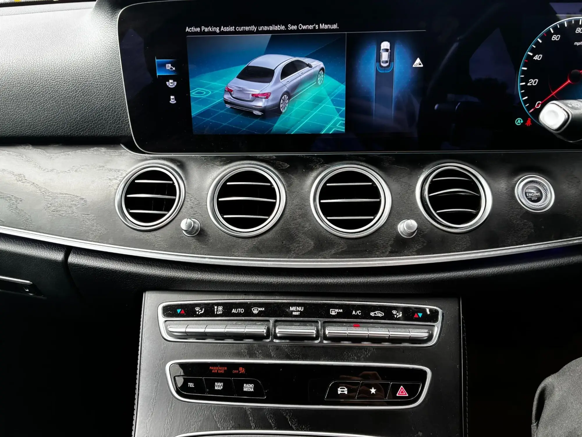 Mercedes-Benz E-Class Image 23
