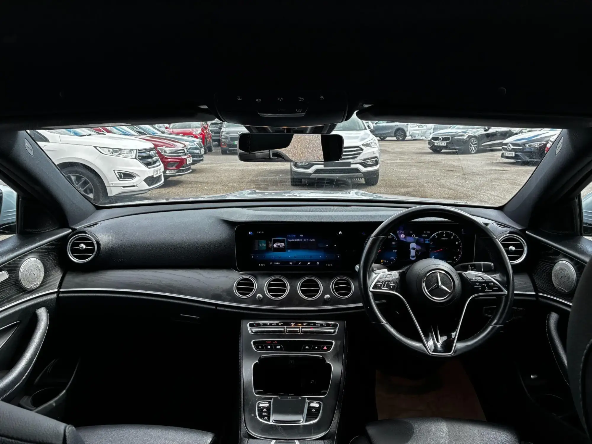 Mercedes-Benz E-Class Image 25