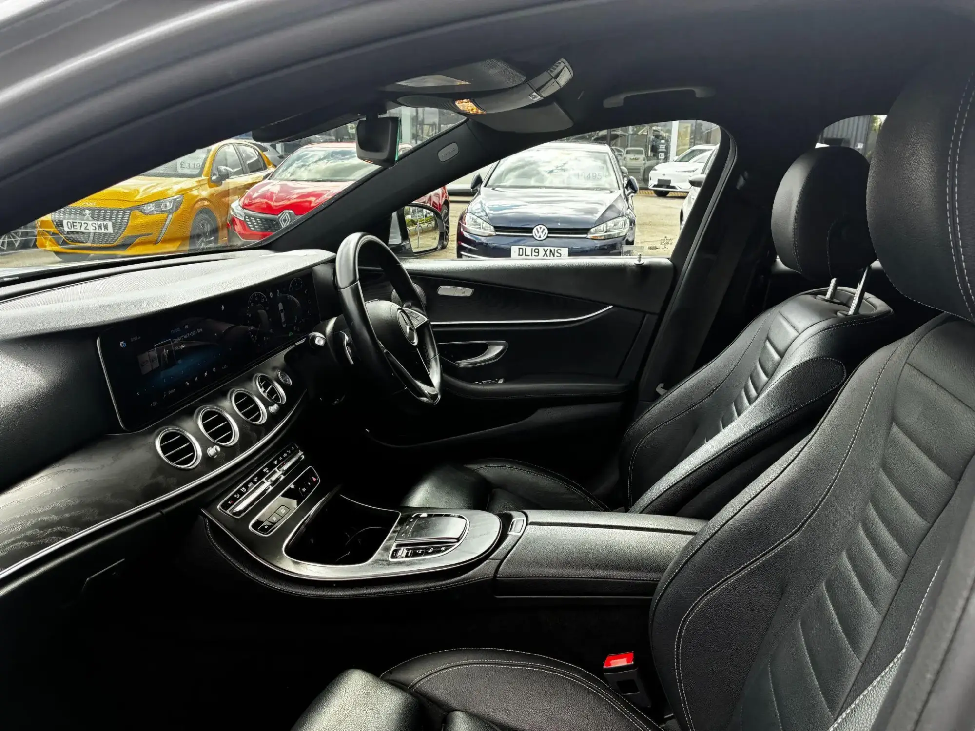 Mercedes-Benz E-Class Image 28