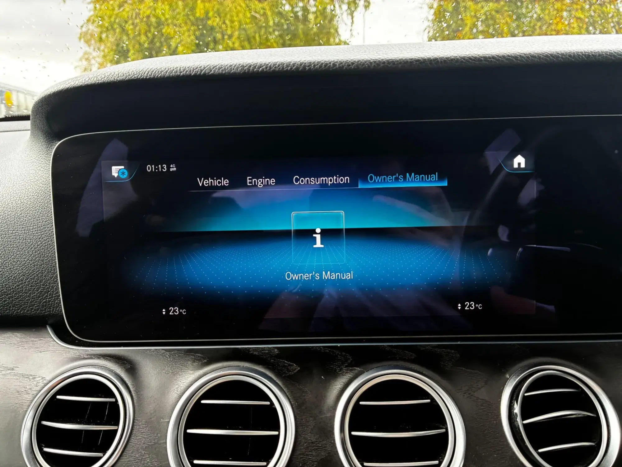 Mercedes-Benz E-Class Image 39