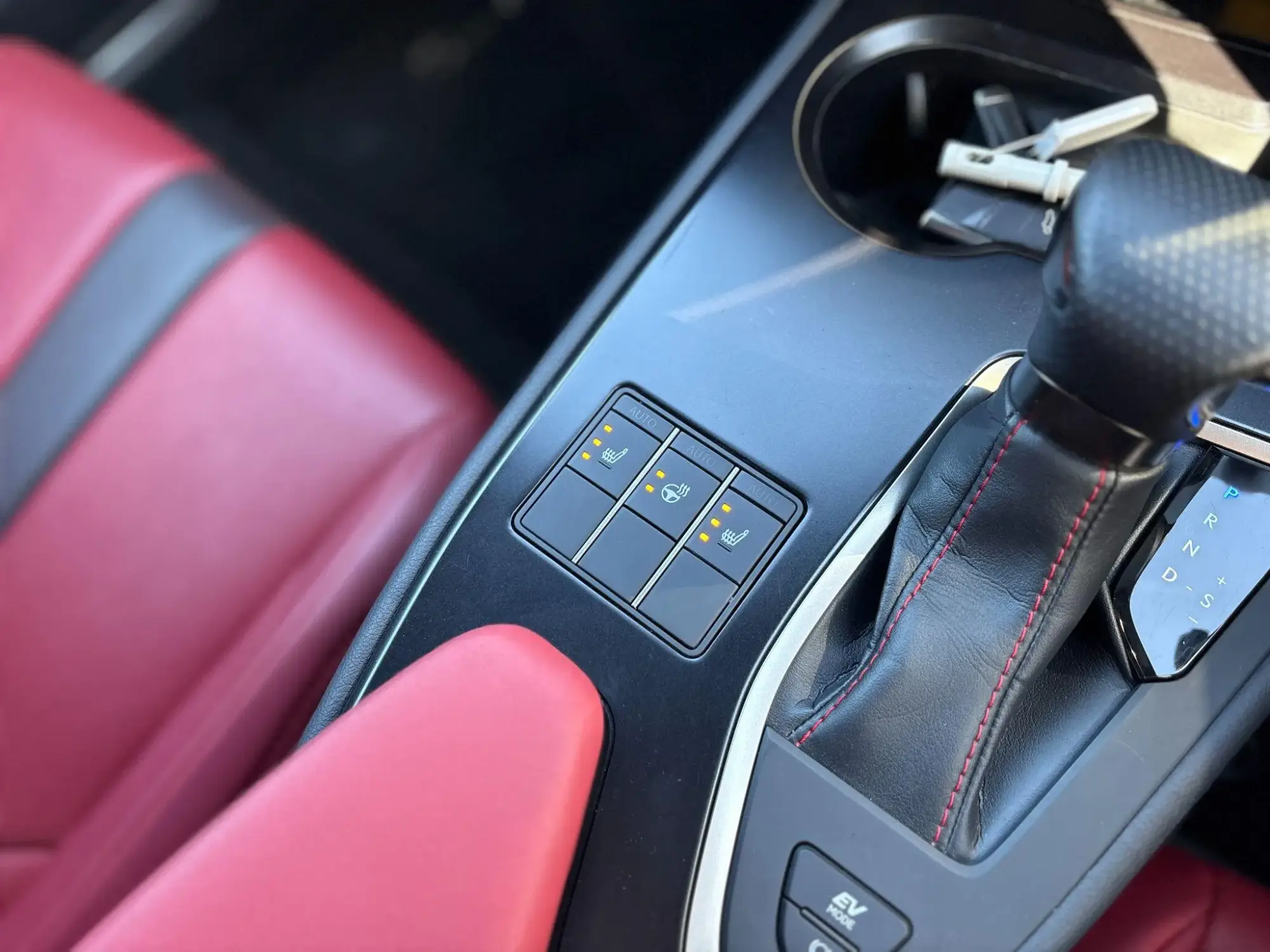 Lexus UX Self-Charging Hybrid Image 11 Lexus UX Self-Charging Hybrid Image 11