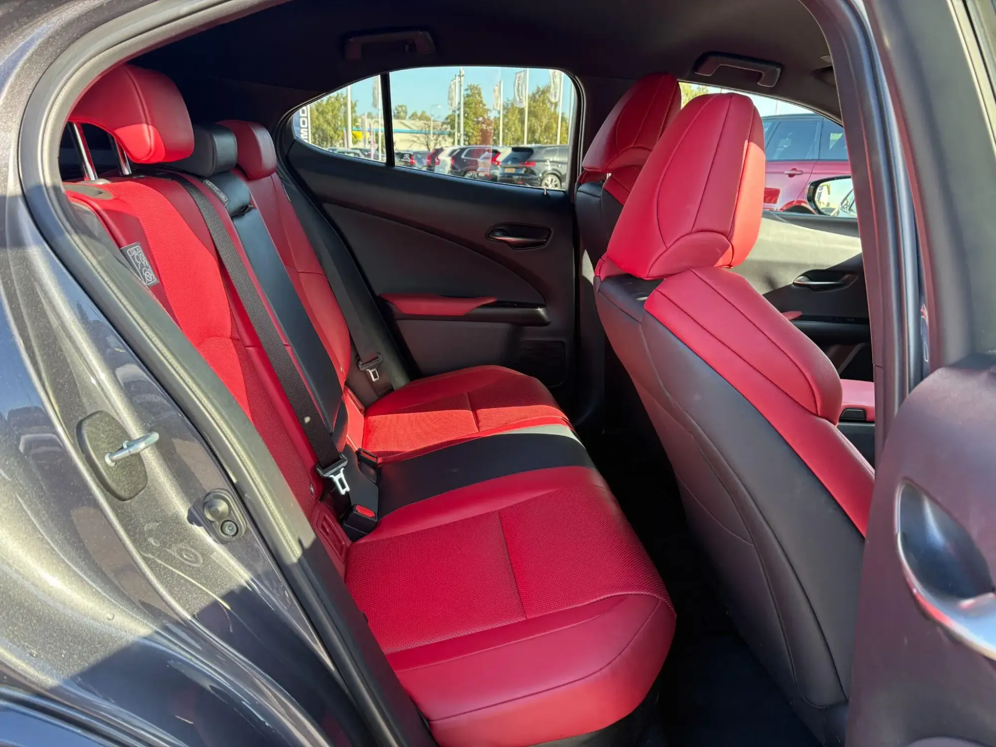 Lexus UX Self-Charging Hybrid Image 15 Lexus UX Self-Charging Hybrid Image 15