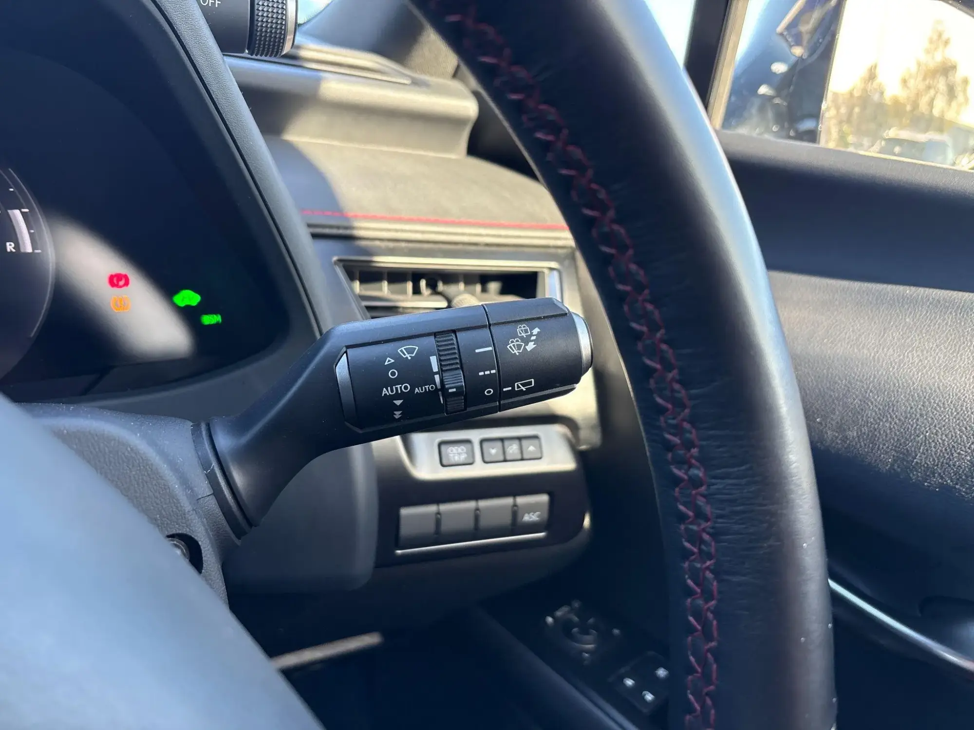Lexus UX Self-Charging Hybrid Image 18 Lexus UX Self-Charging Hybrid Image 18